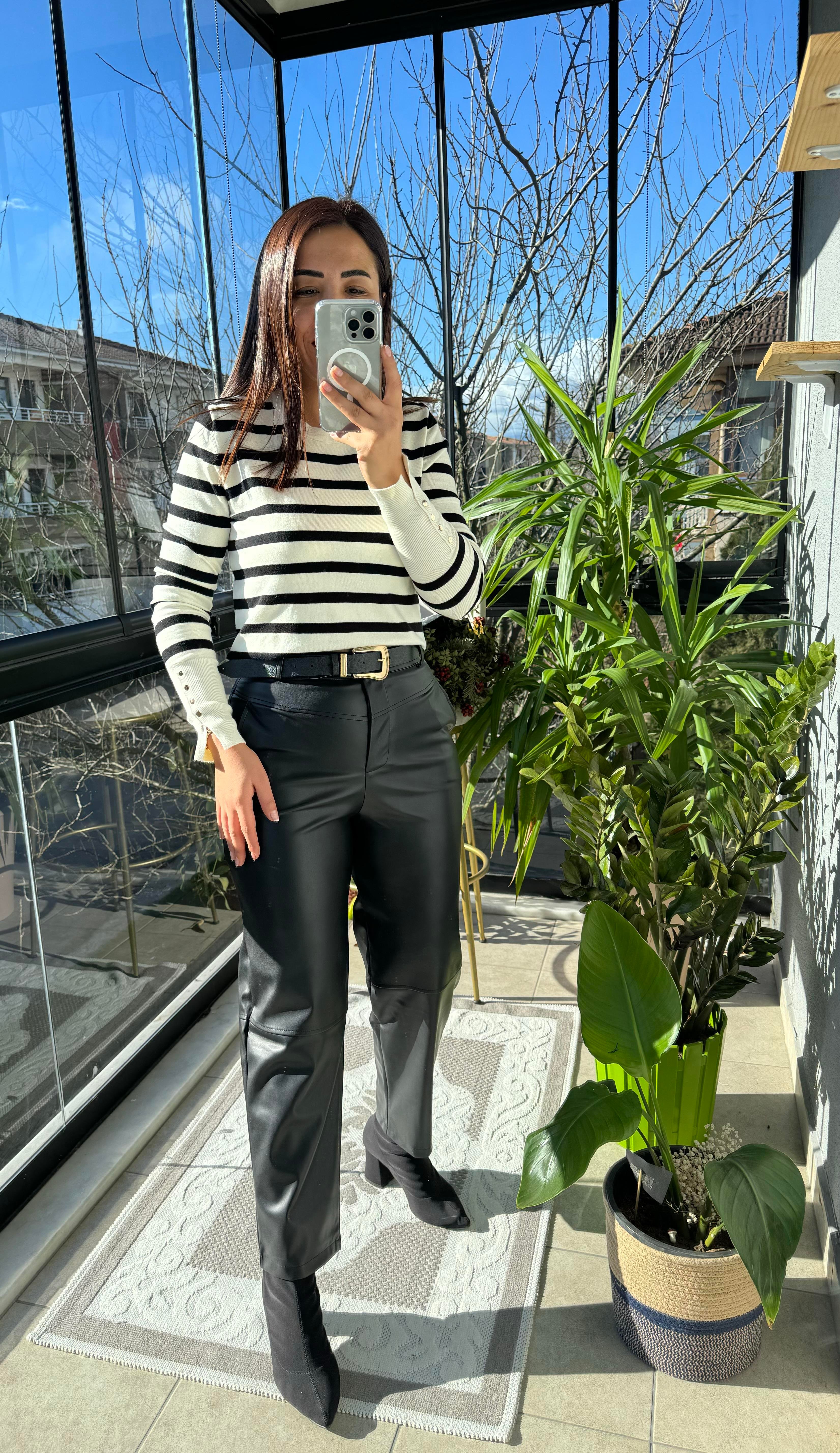 Dilvin Bisiklet Yaka Çizgili Triko Beyaz