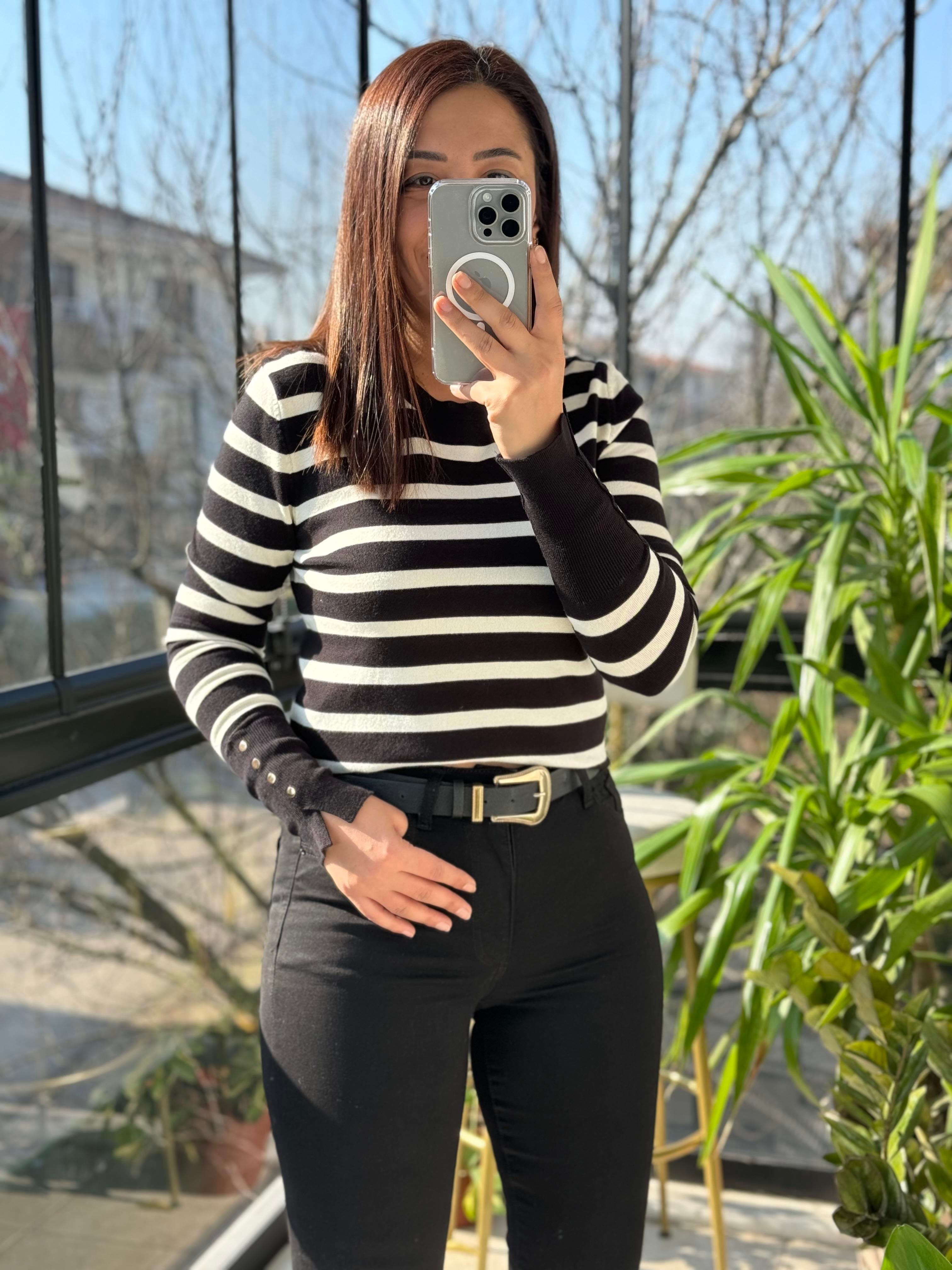 Dilvin Bisiklet Yaka Triko Siyah