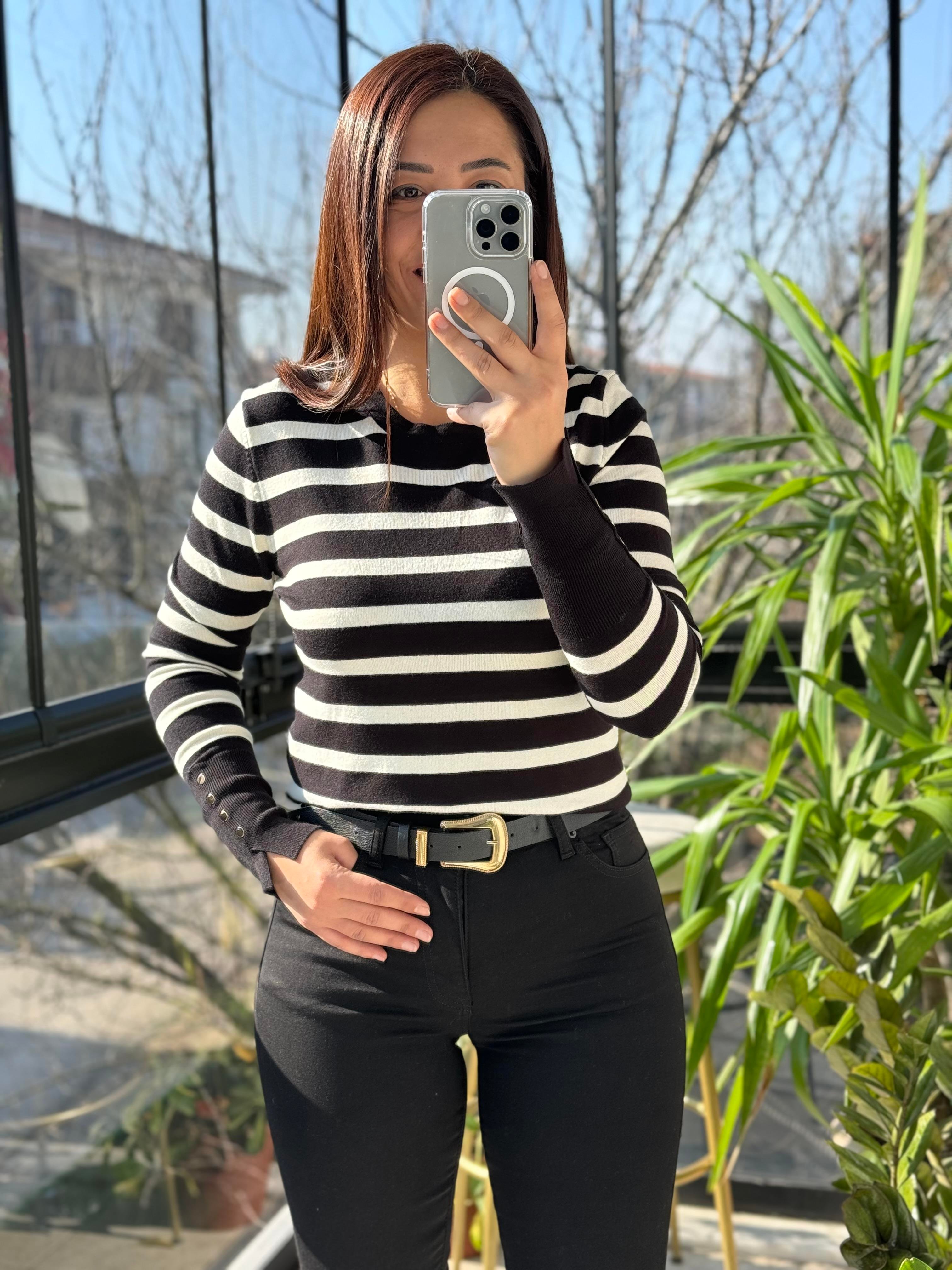 Dilvin Bisiklet Yaka Triko Siyah