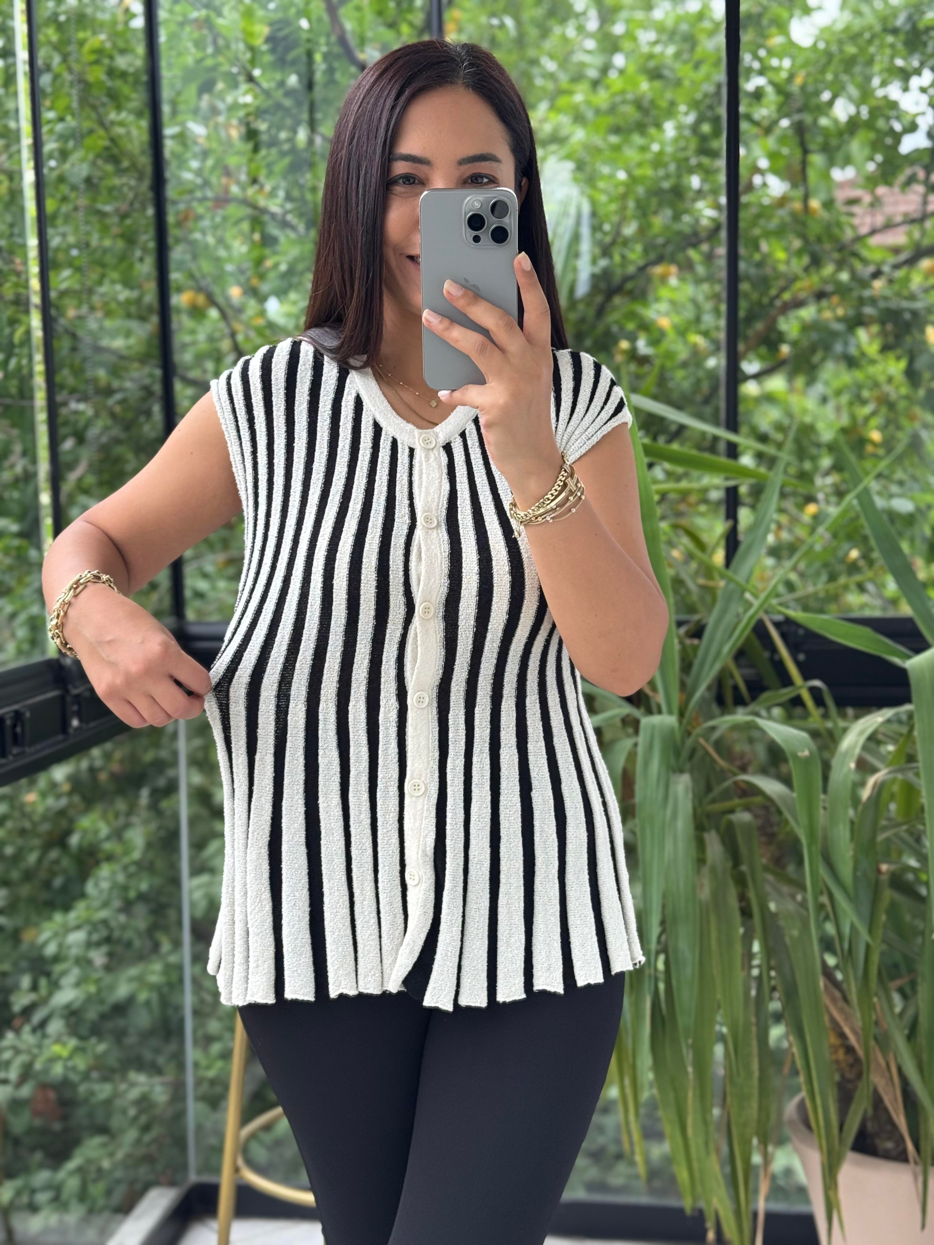 Dilvin Bisiklet Yaka Volanlı Çizgili Yelek Ekru