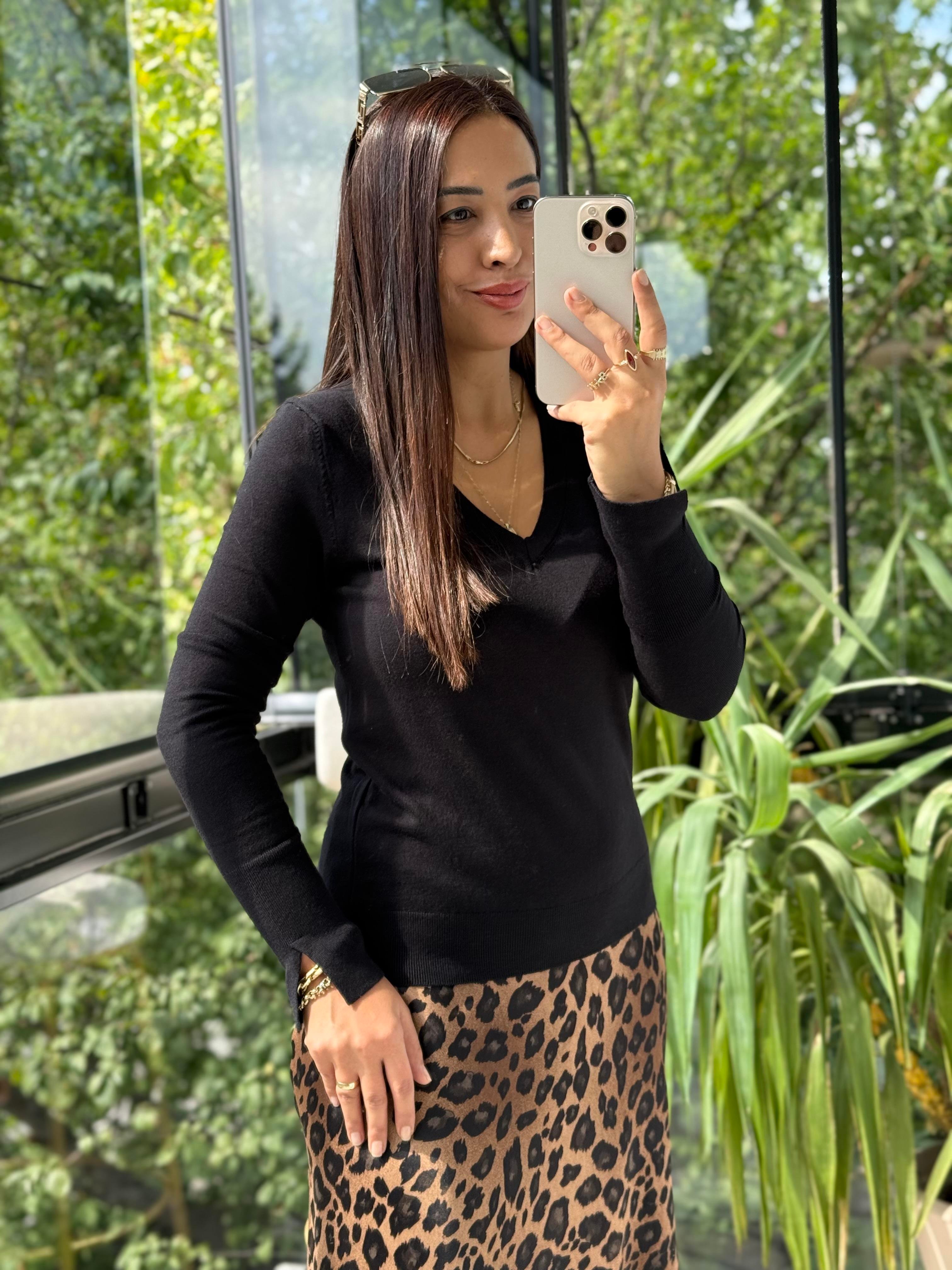 Dilvin V Yaka Kolu Yırtmaçlı Kazak Siyah