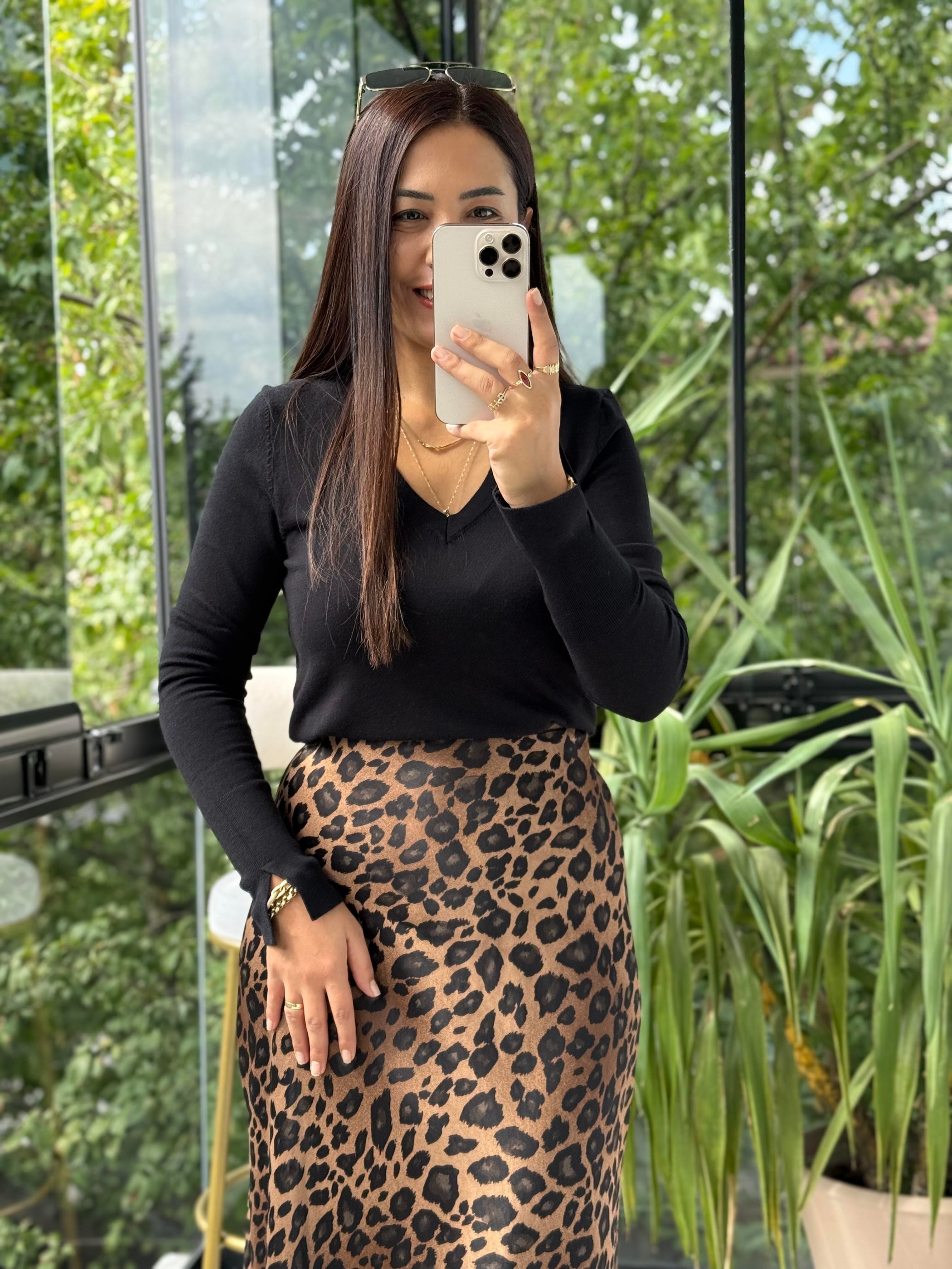 Dilvin V Yaka Kolu Yırtmaçlı Kazak Siyah