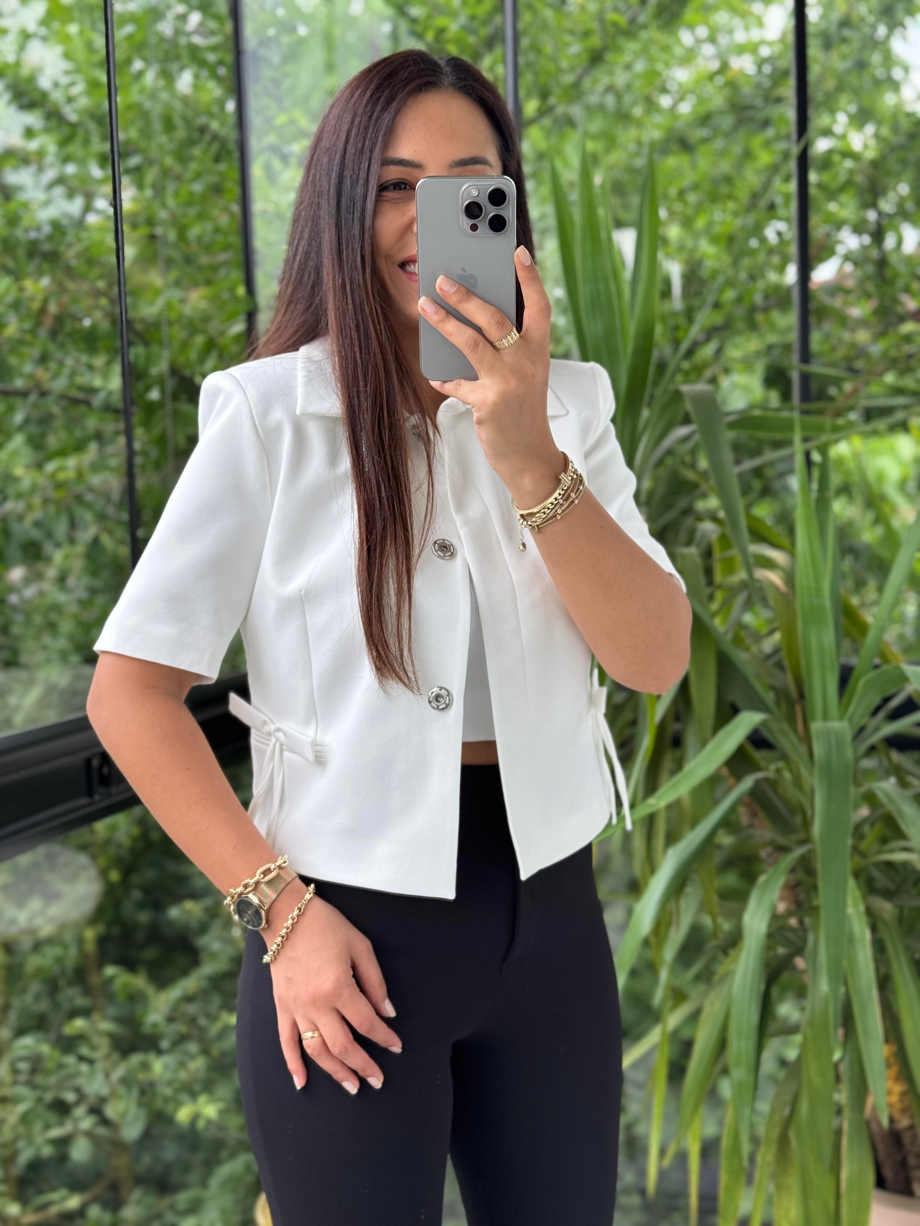 Fiyonk Detaylı Kısa Kol Blazer Beyaz