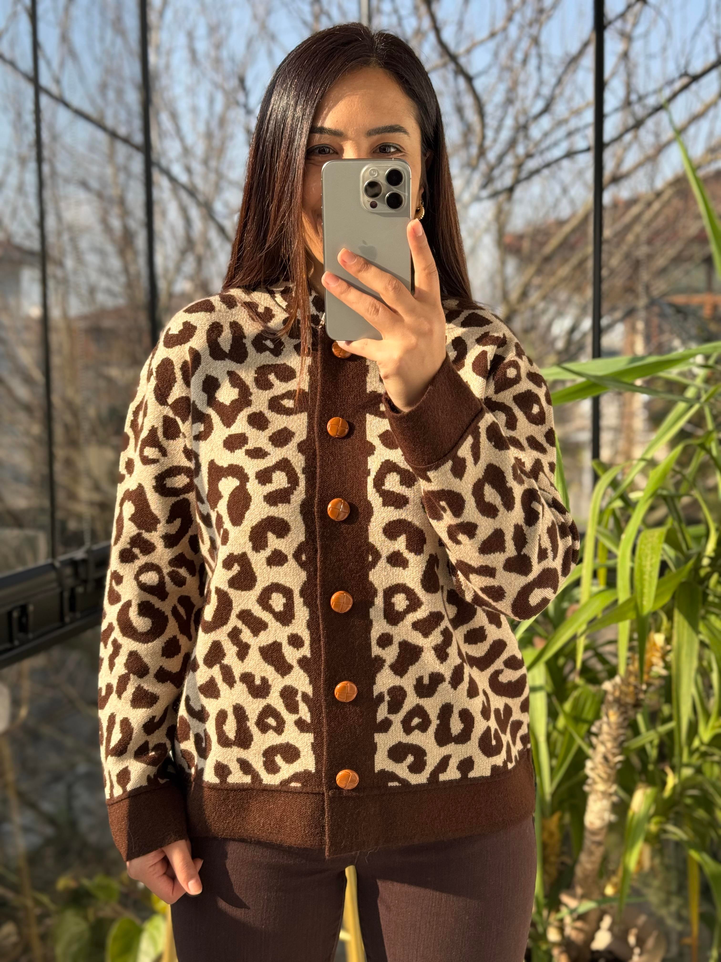 Geniş Patlı Leopar Hırka Bej