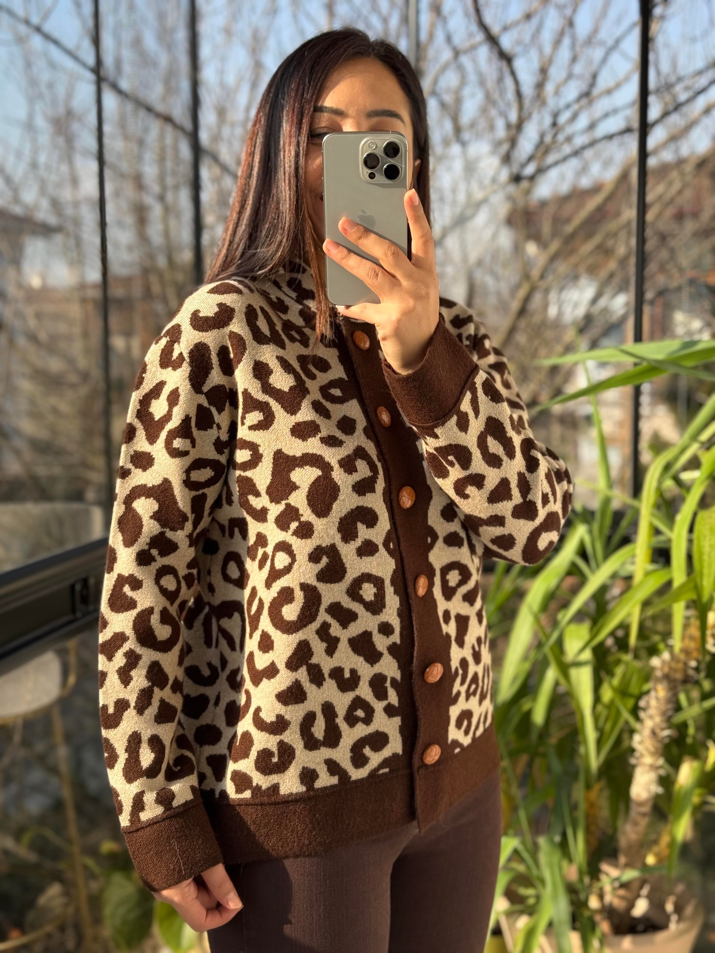 Geniş Patlı Leopar Hırka Bej