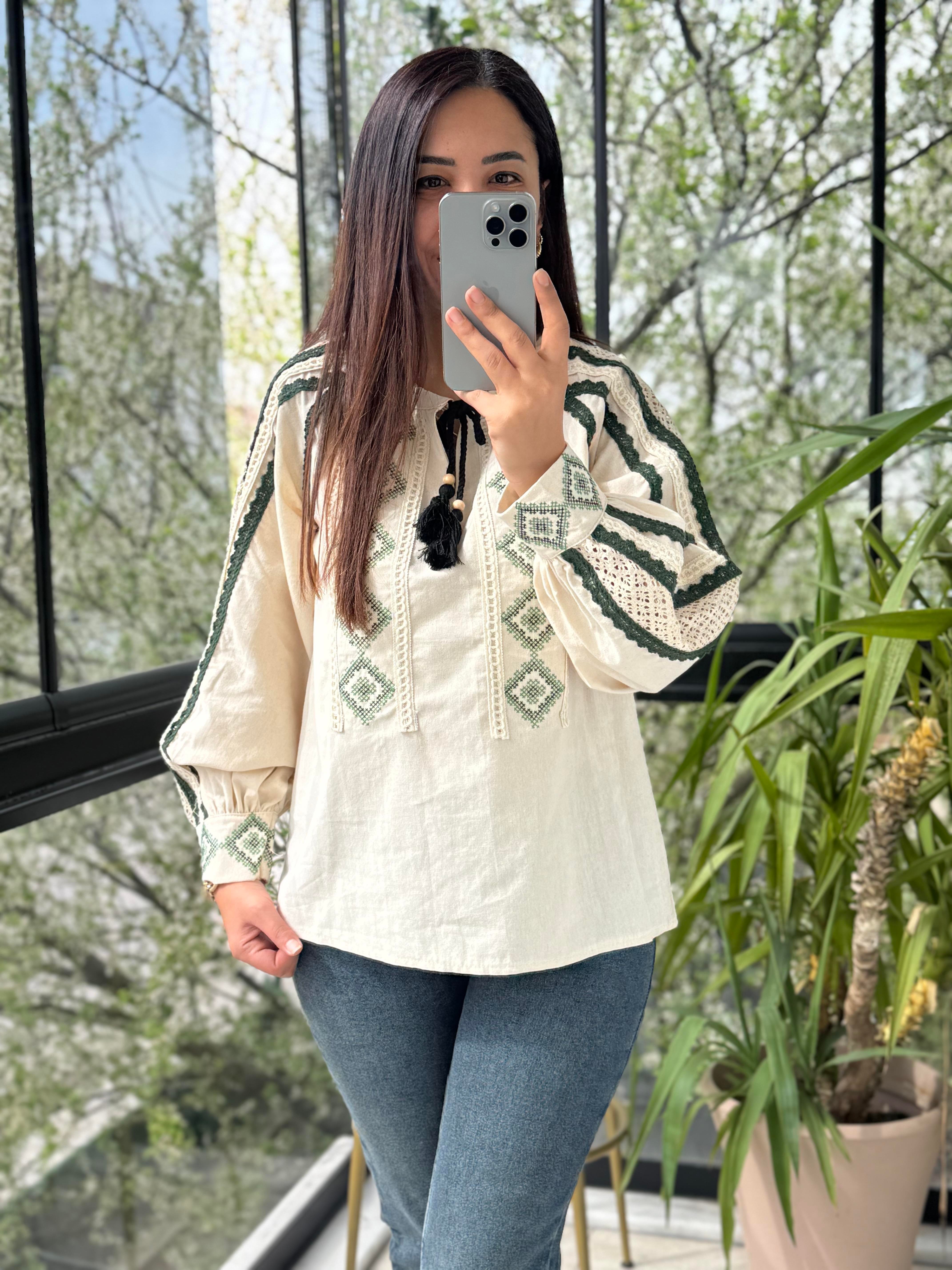 Geometrik Desen İşlemeli Bluz Yeşil