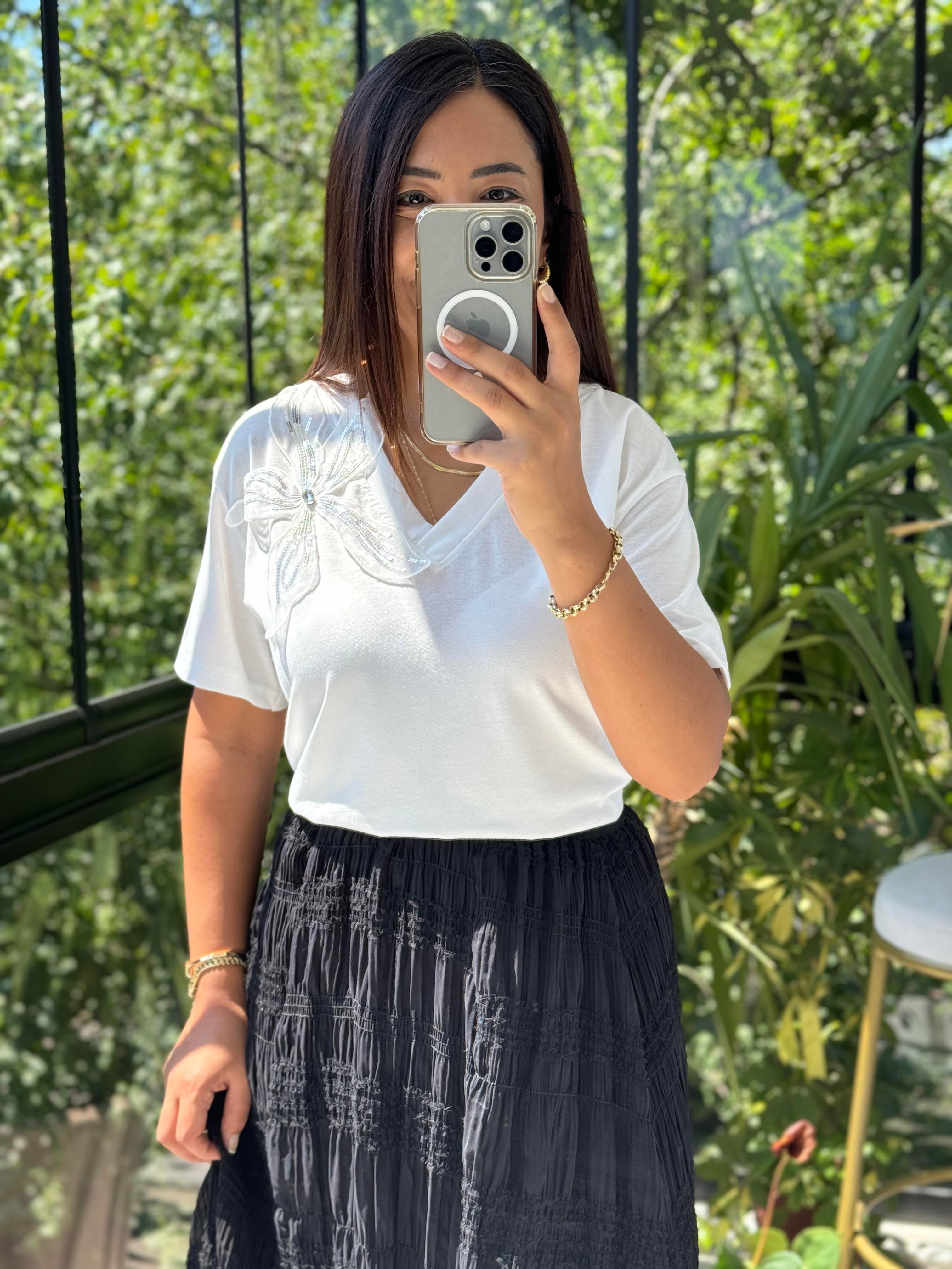 Gül Detaylı Tişört Beyaz