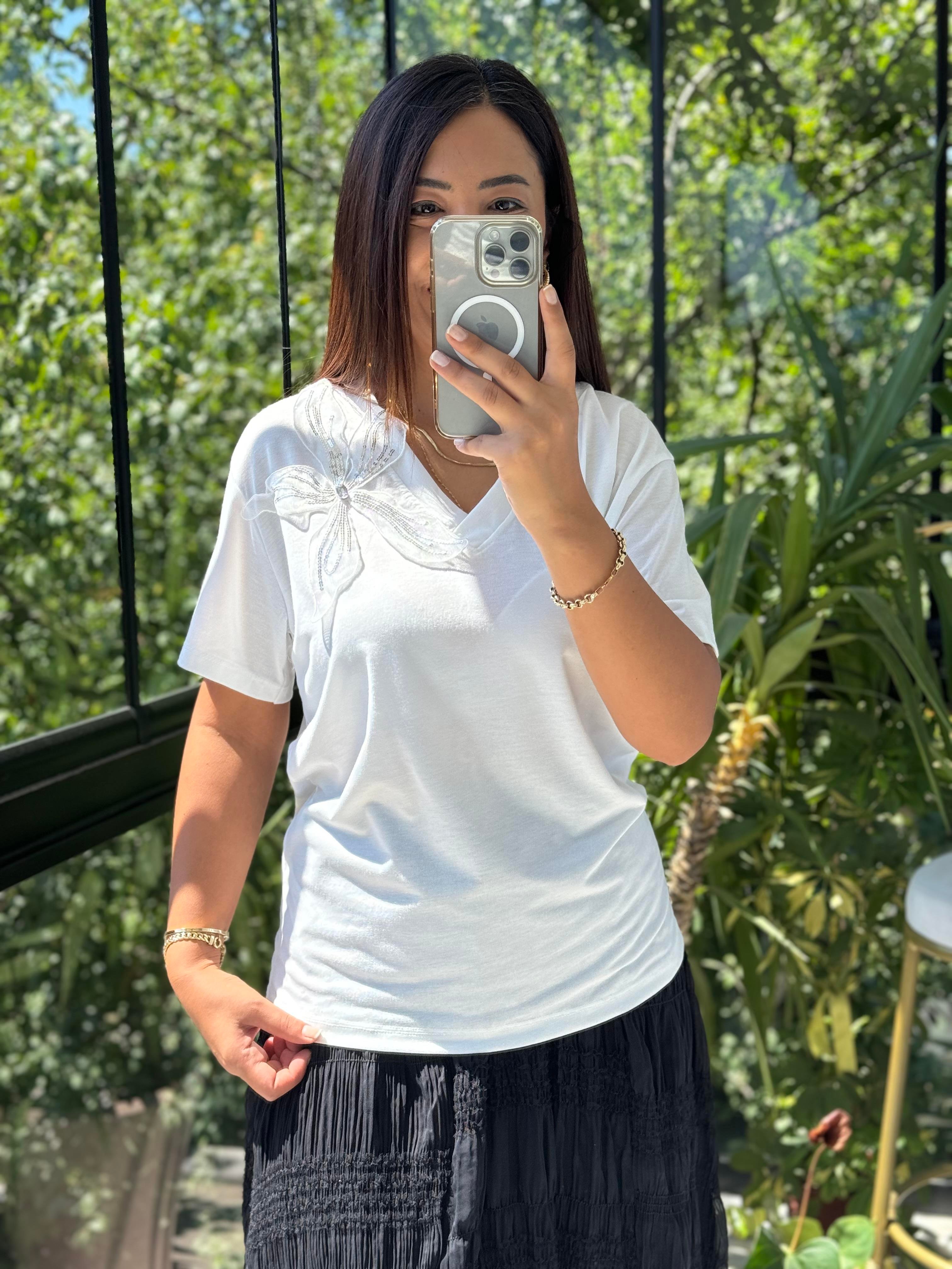 Gül Detaylı Tişört Beyaz