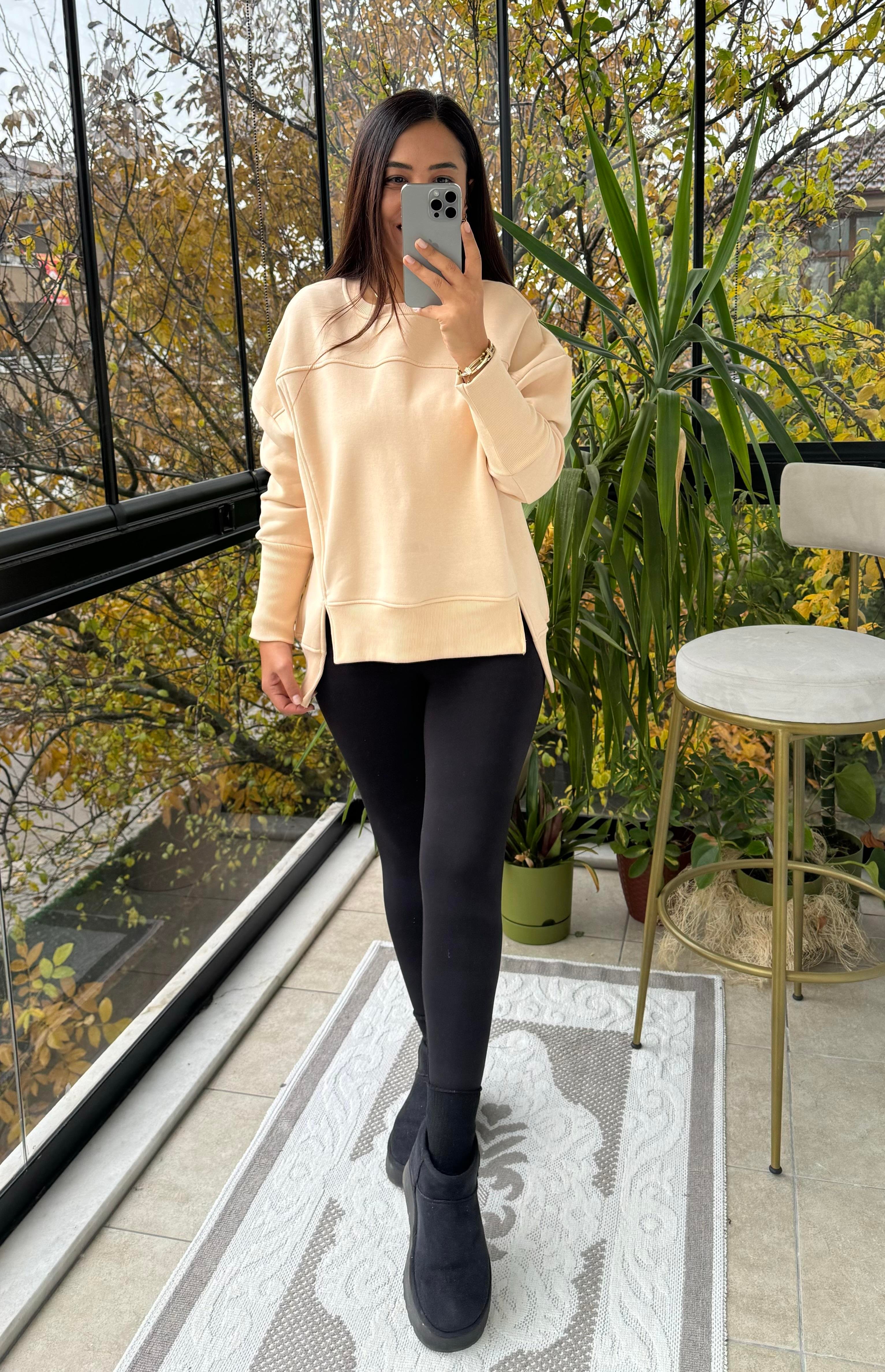 İki Önü Yırtmaçlı Sweatshirt Bej