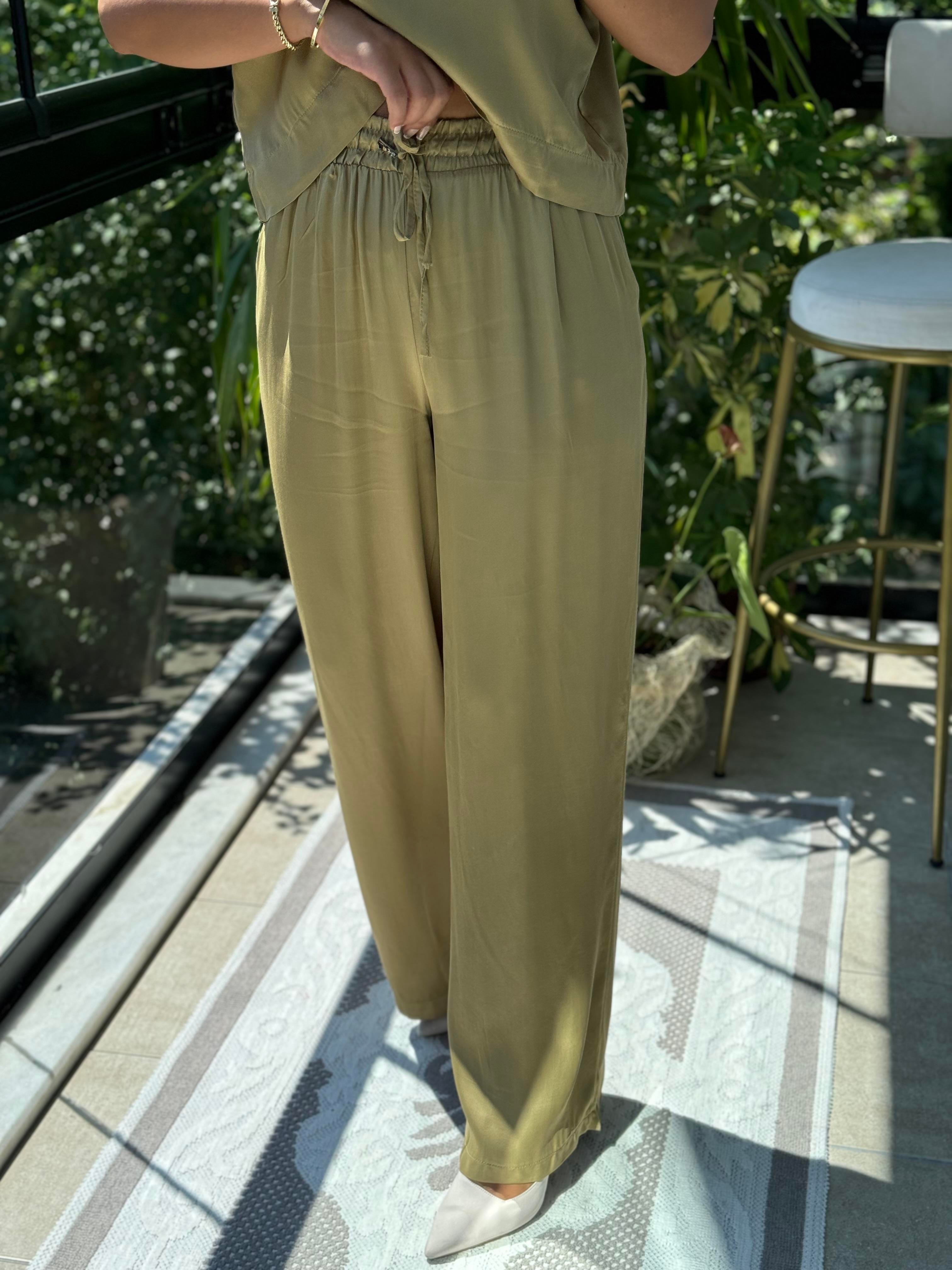 İpek Bluz Pantolon Takım Yağ Yeşili