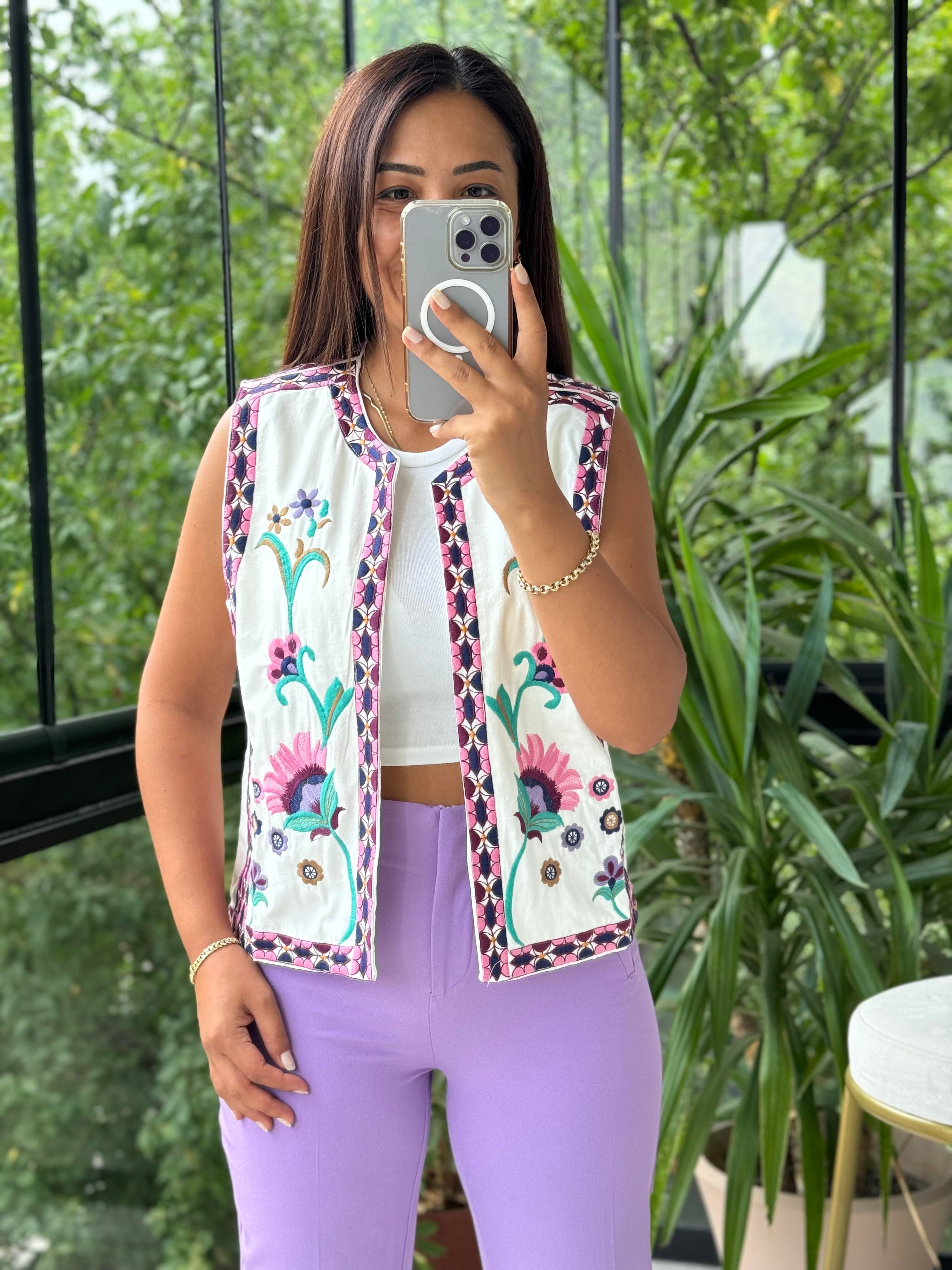 İşlemeli Yelek Pembe