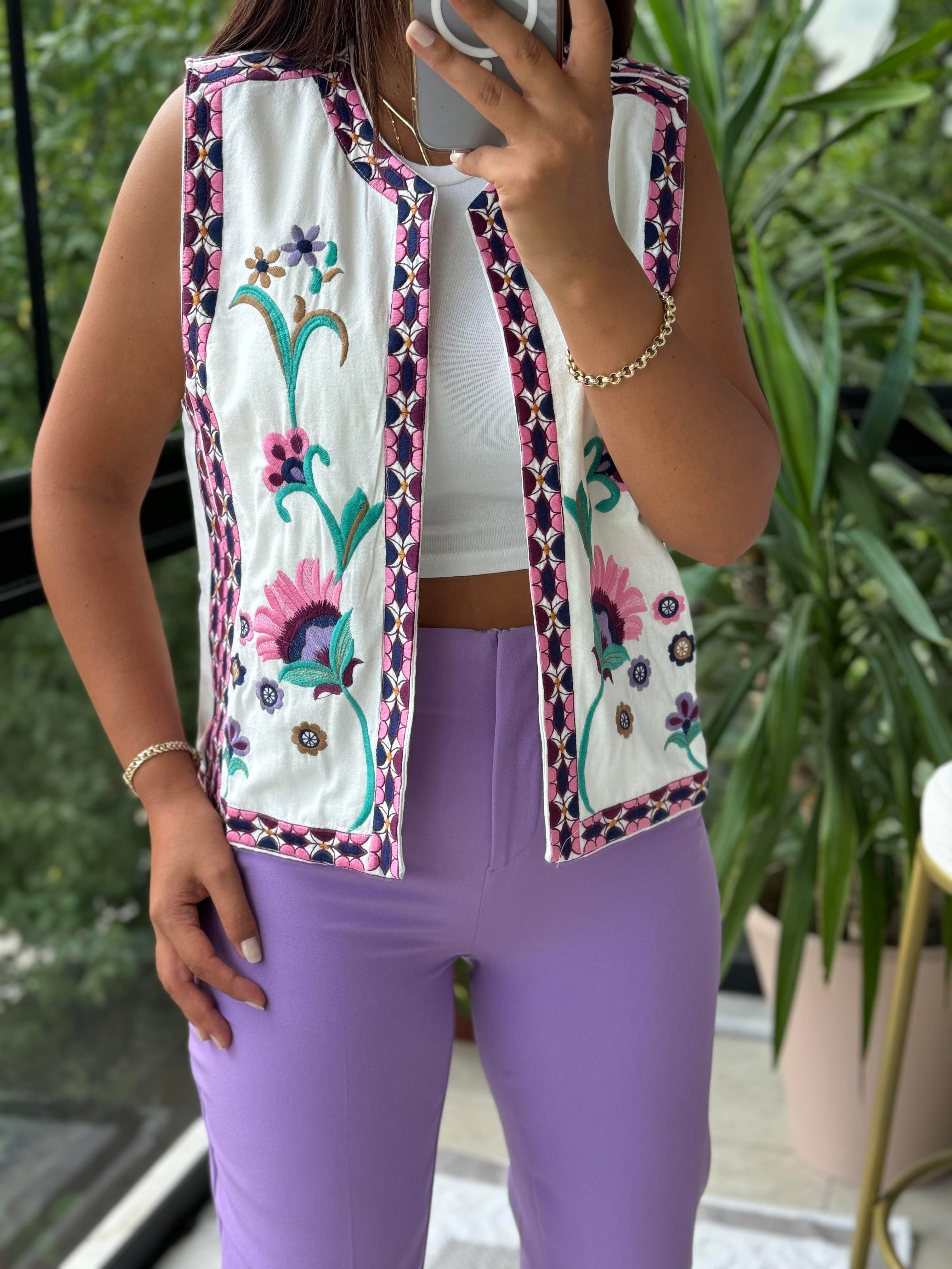 İşlemeli Yelek Pembe