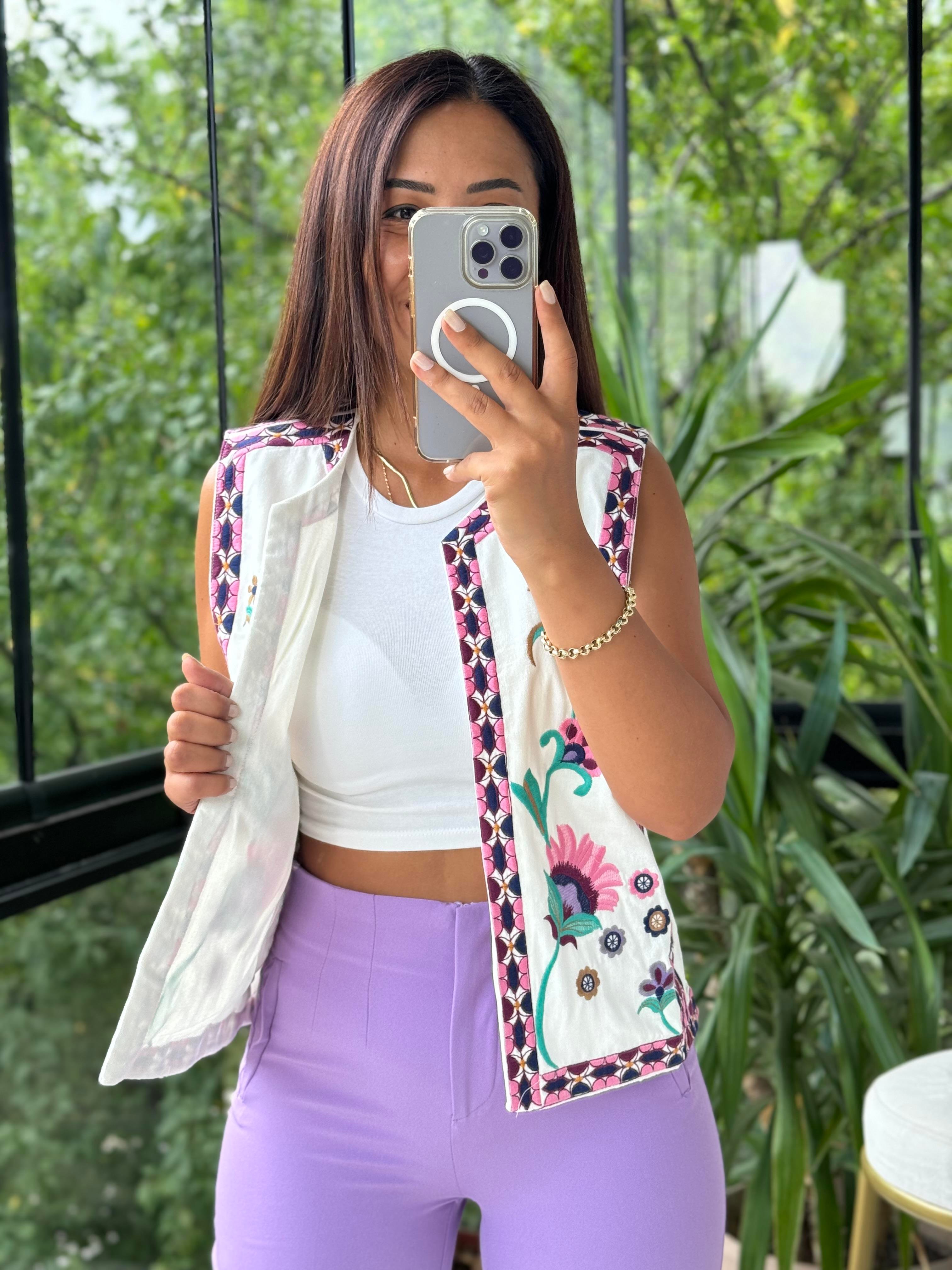 İşlemeli Yelek Pembe