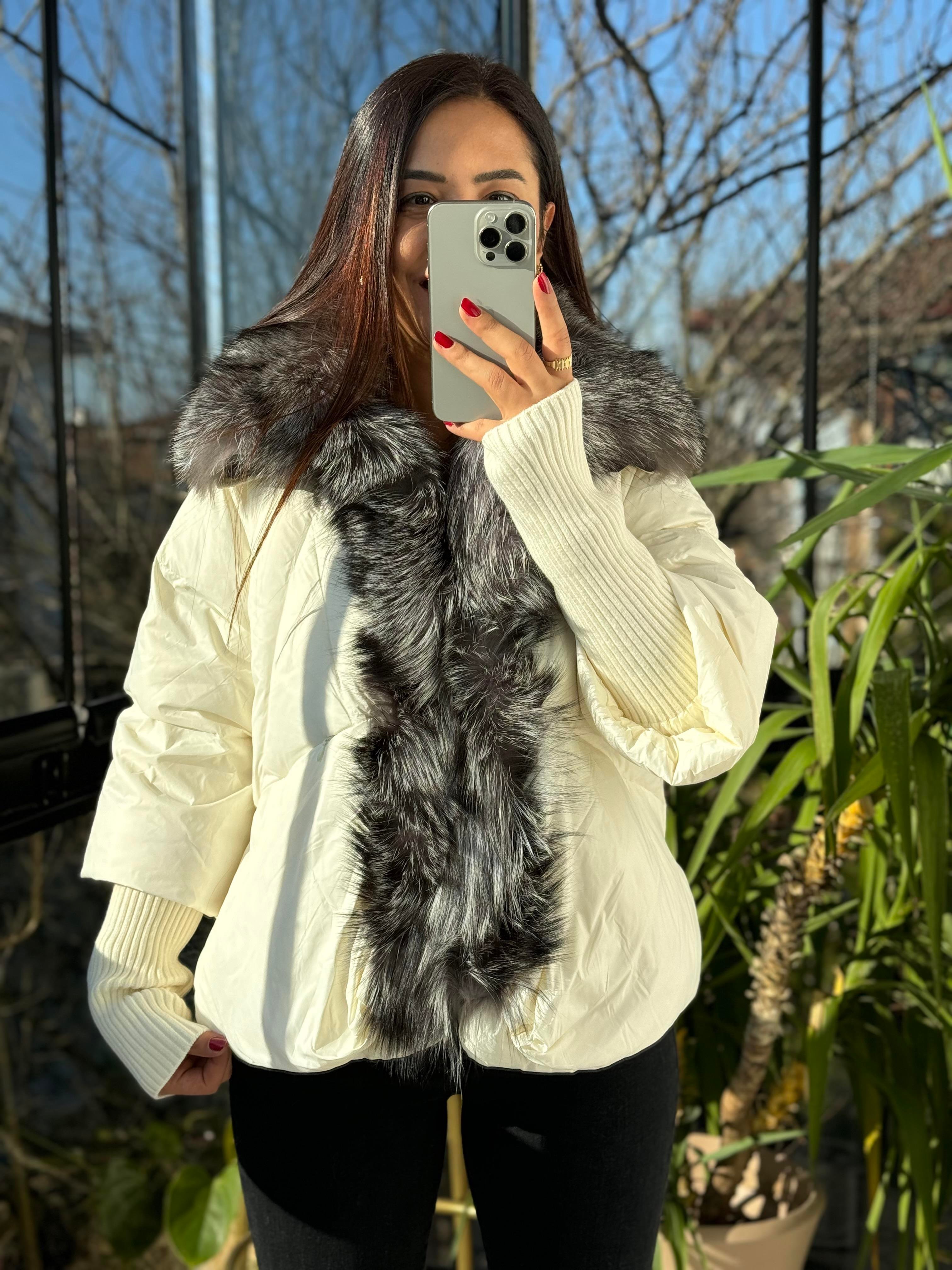 İthal Kürklü Kol Detaylı Şişme Mont Krem