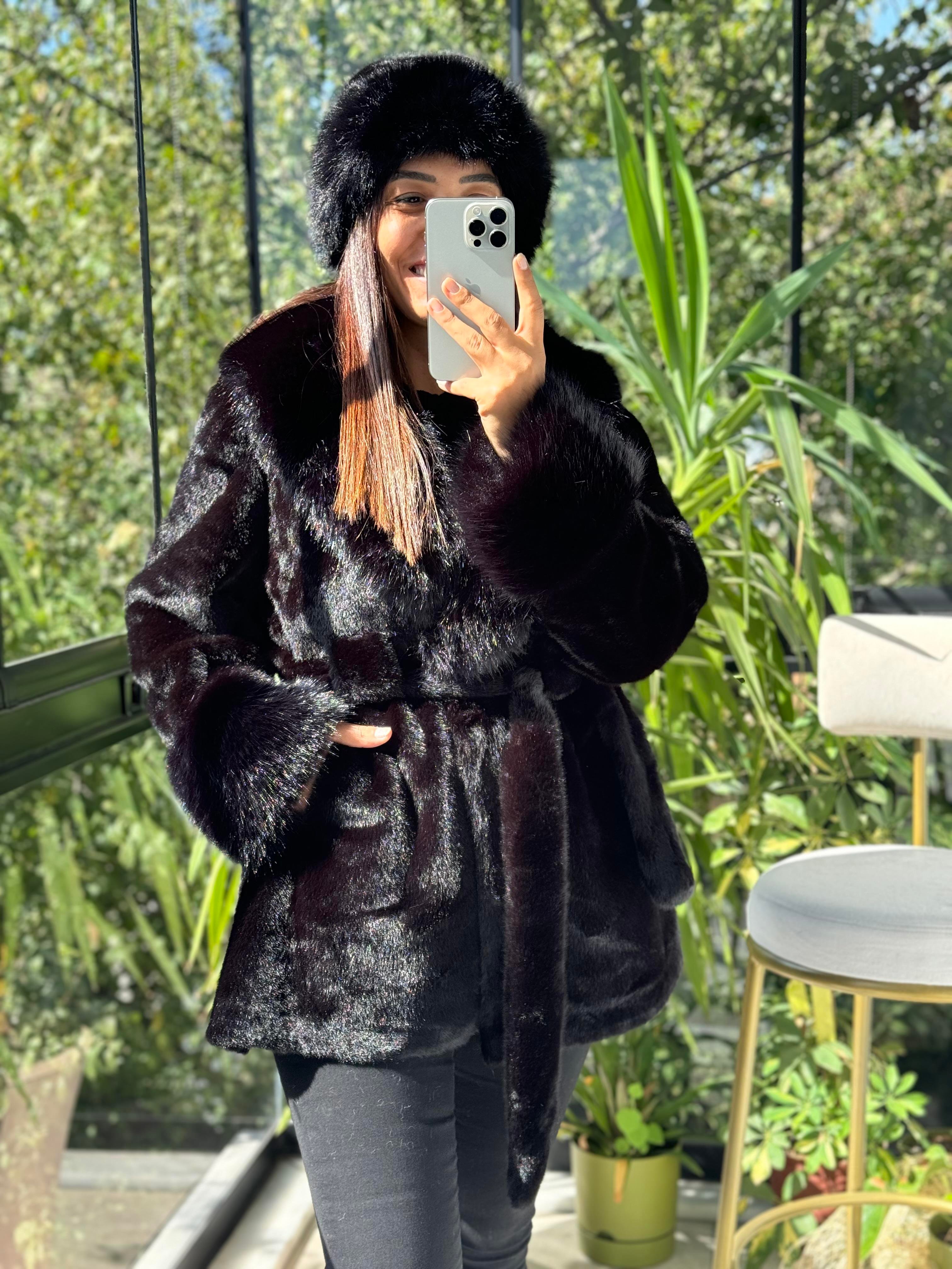 İthal Kuşaklı Kürk Siyah