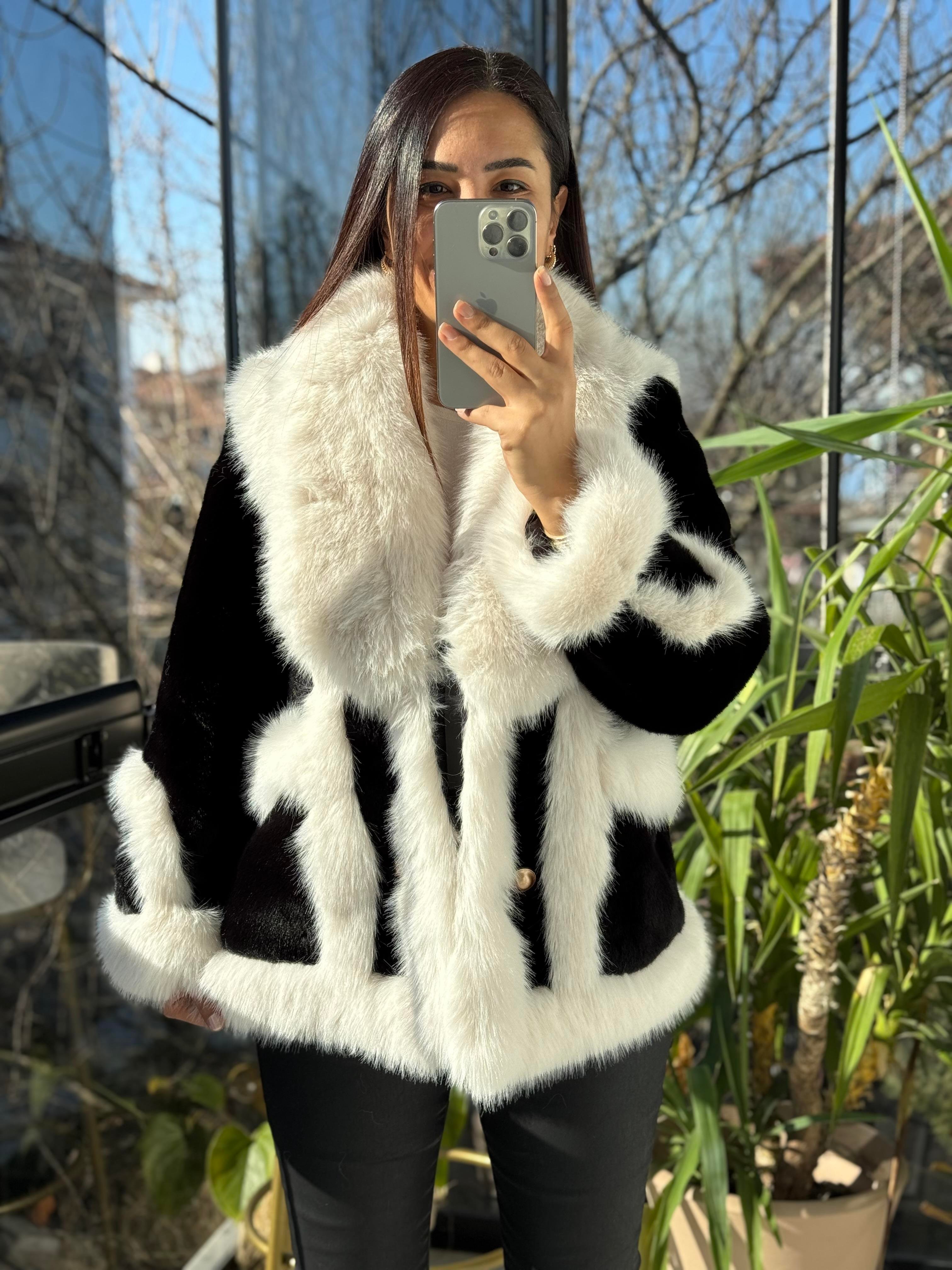 İthal Önü Cepli Kürk Mont Siyah-Beyaz