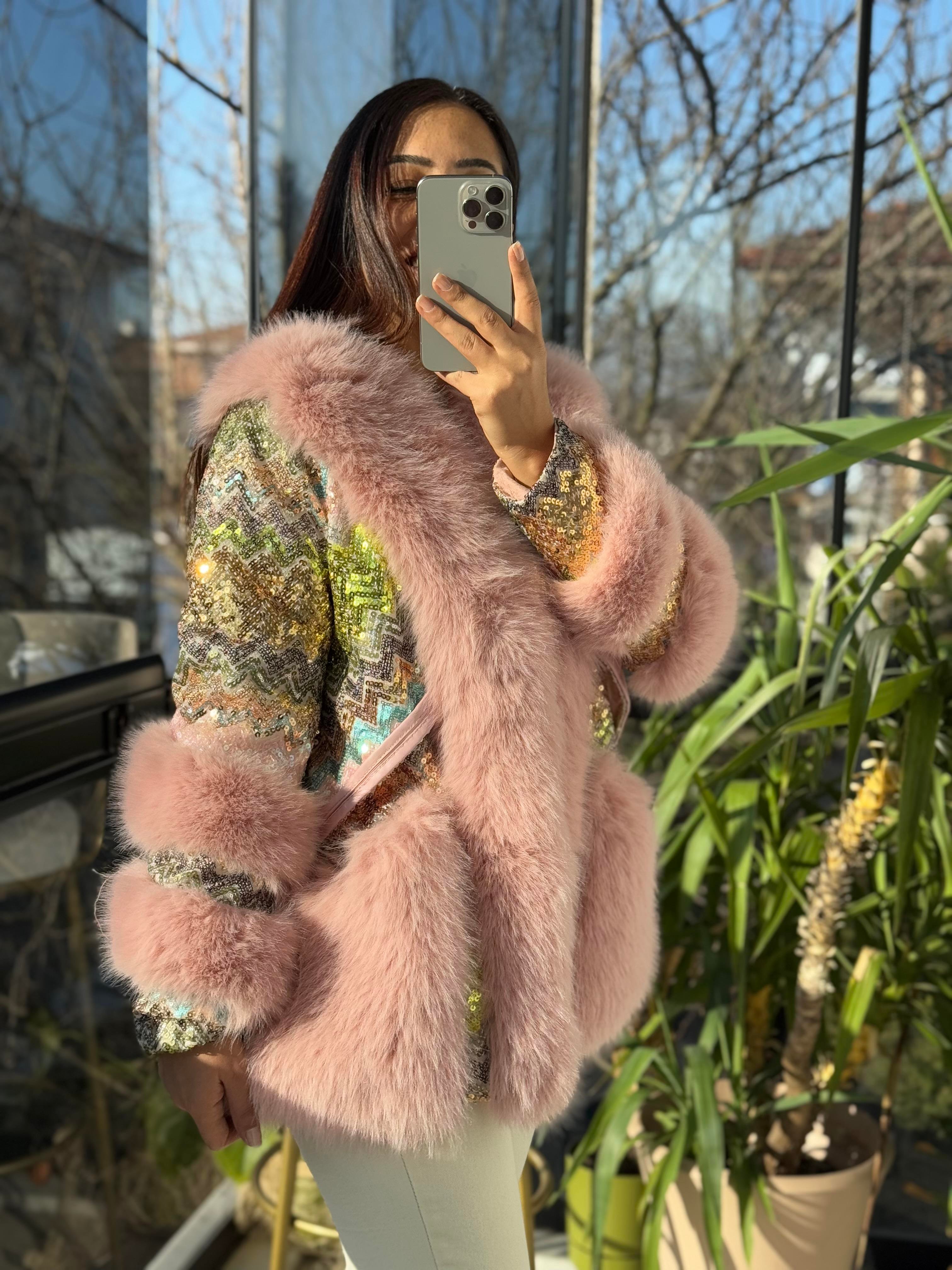 İthal Payetli Kemerli Kürk Pembe