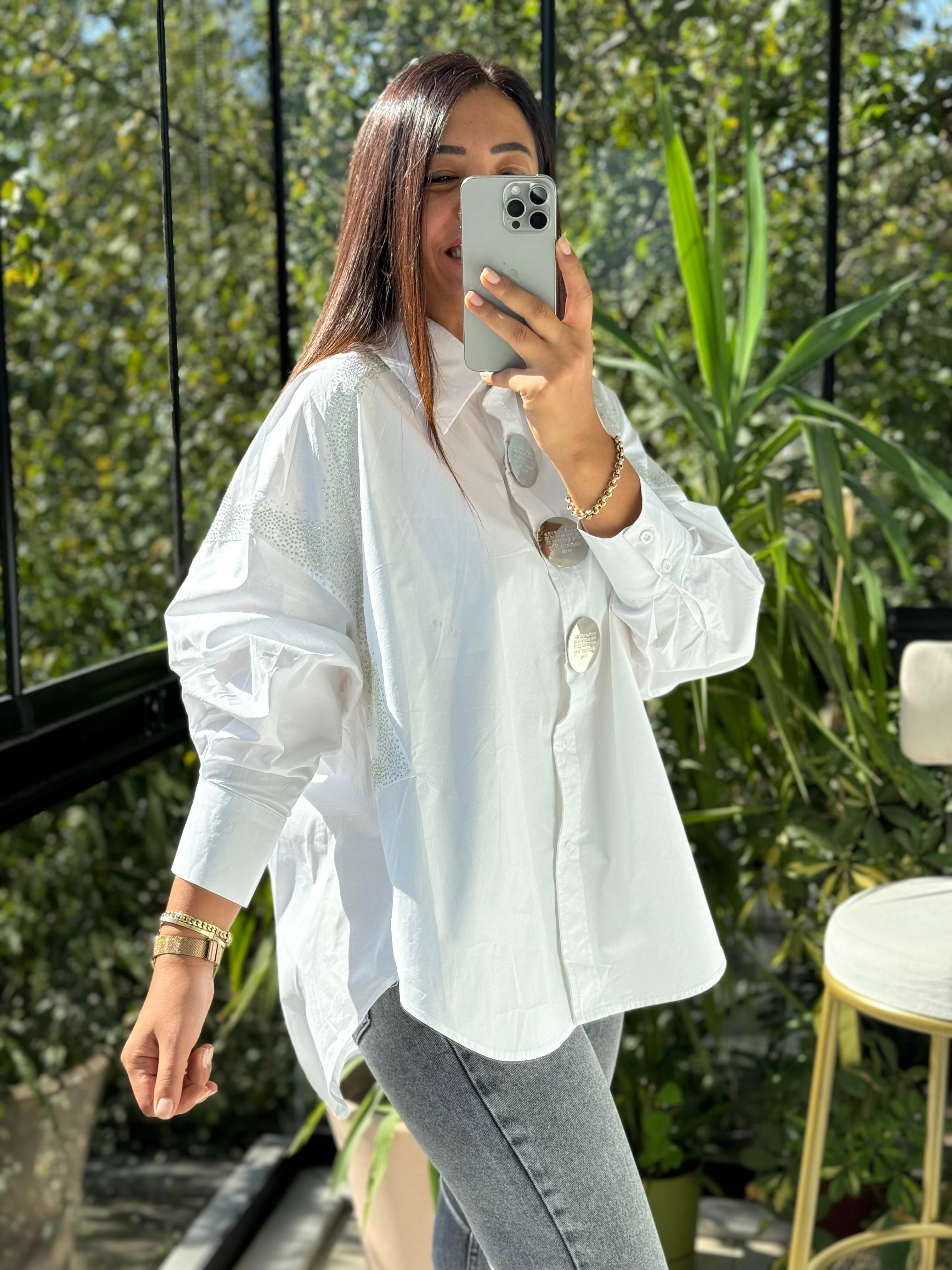 İthal Pullu Broş Detaylı Gömlek Beyaz