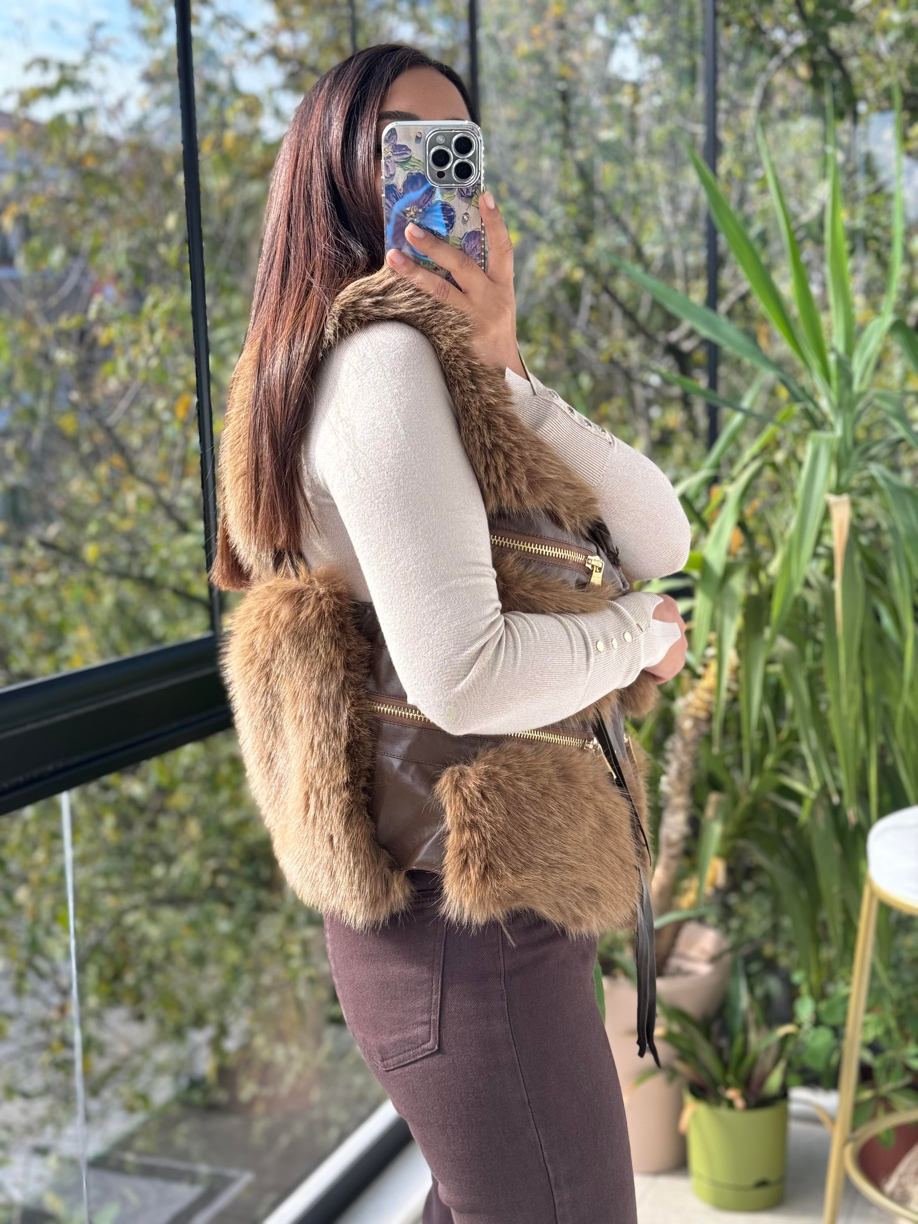 İthal Taşlı fermuarlı Kürklü Yelek Kahve