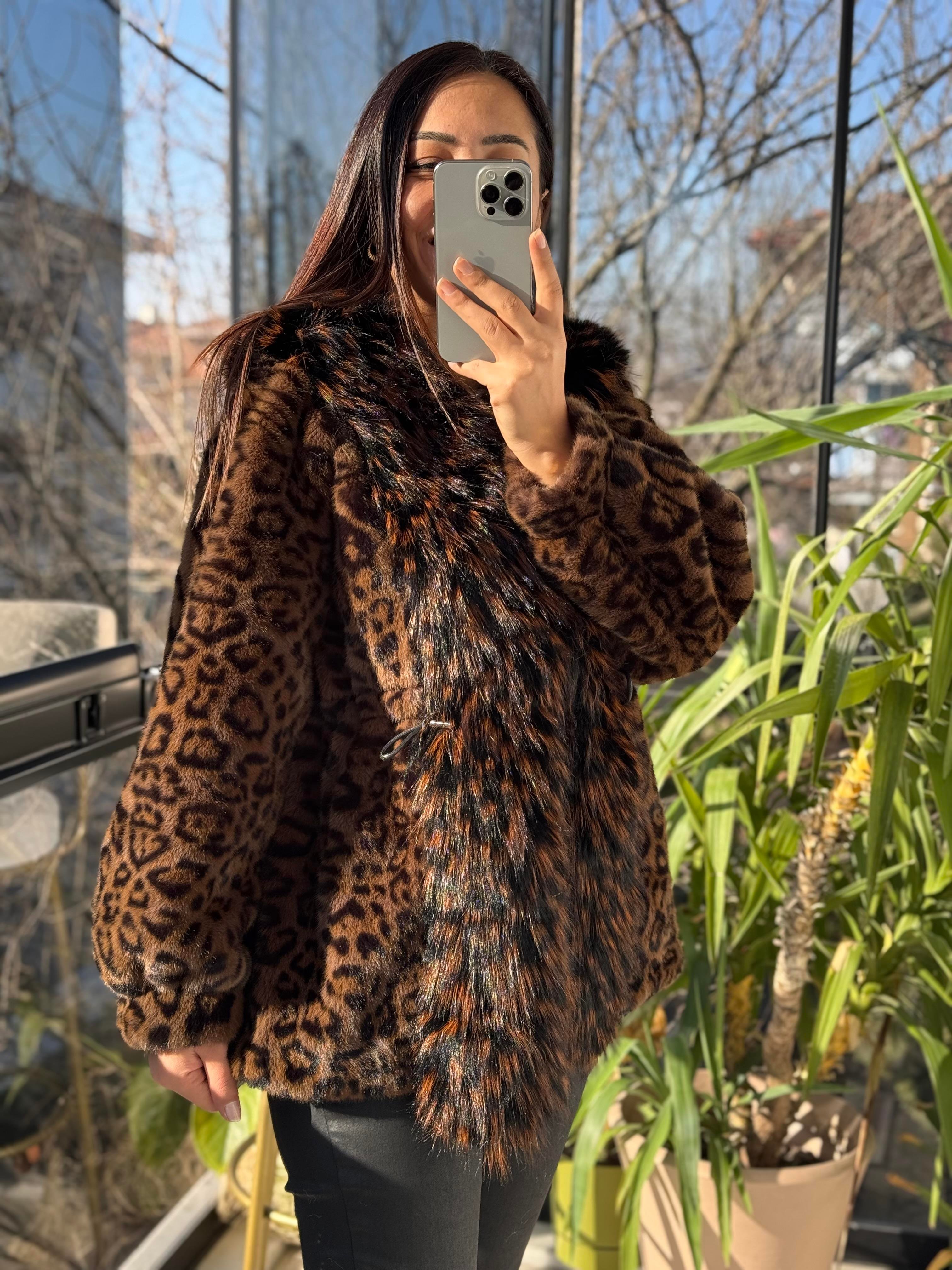 İthal Yaka Detaylı Leoparlı Kürk Kahve