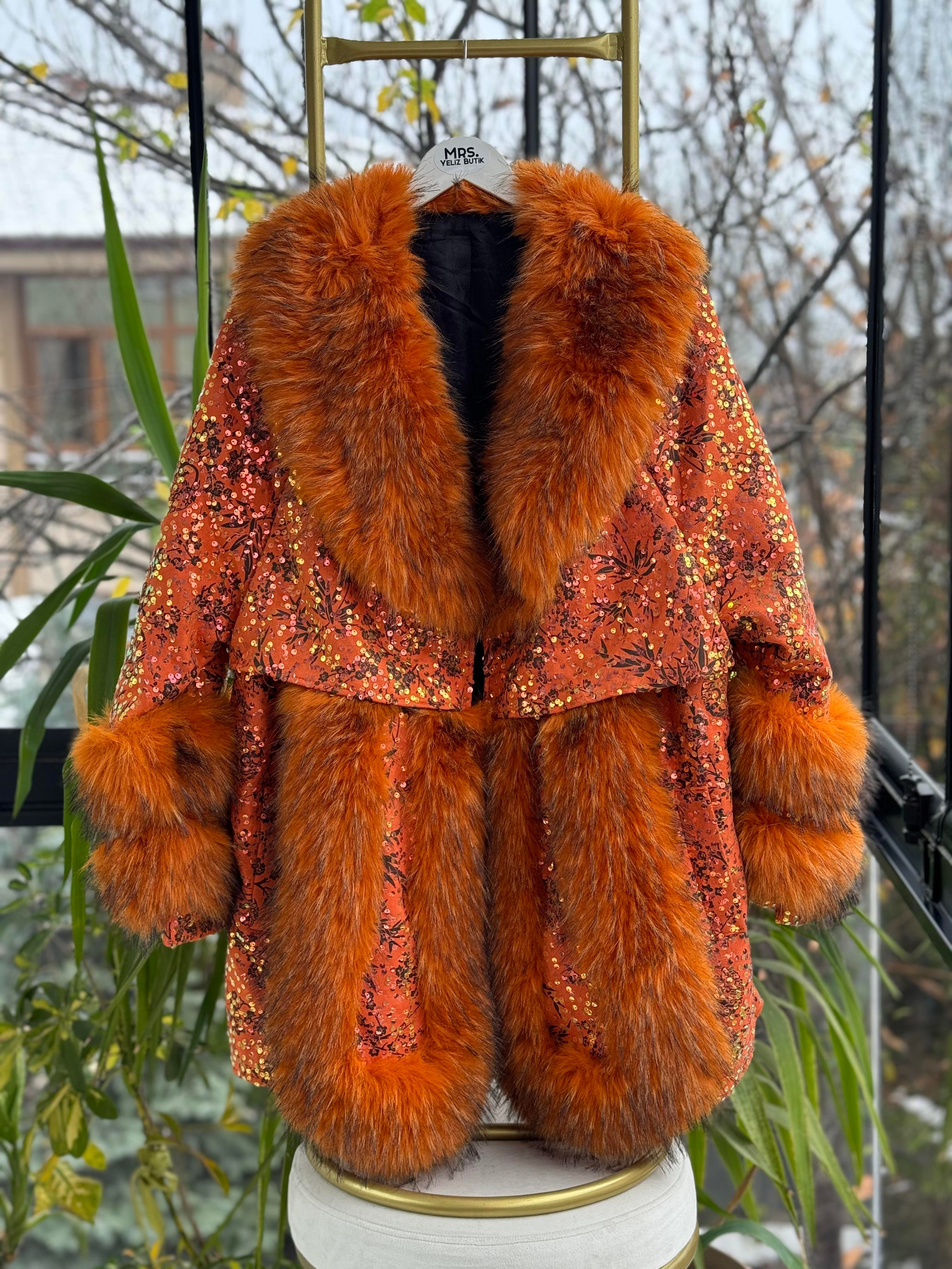 İthal Yakası Kolları Kürklü Mont Turuncu