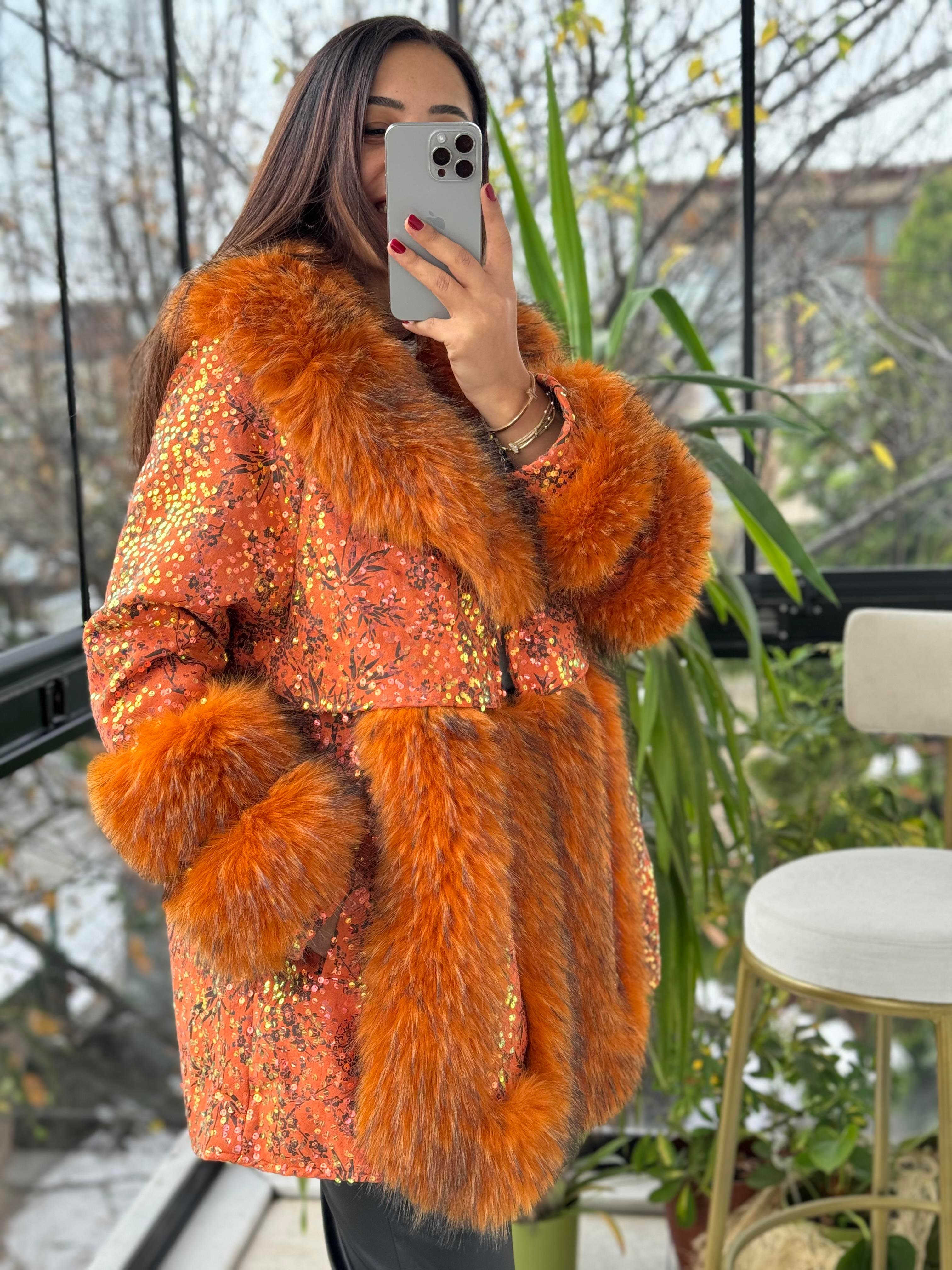 İthal Yakası Kolları Kürklü Mont Turuncu