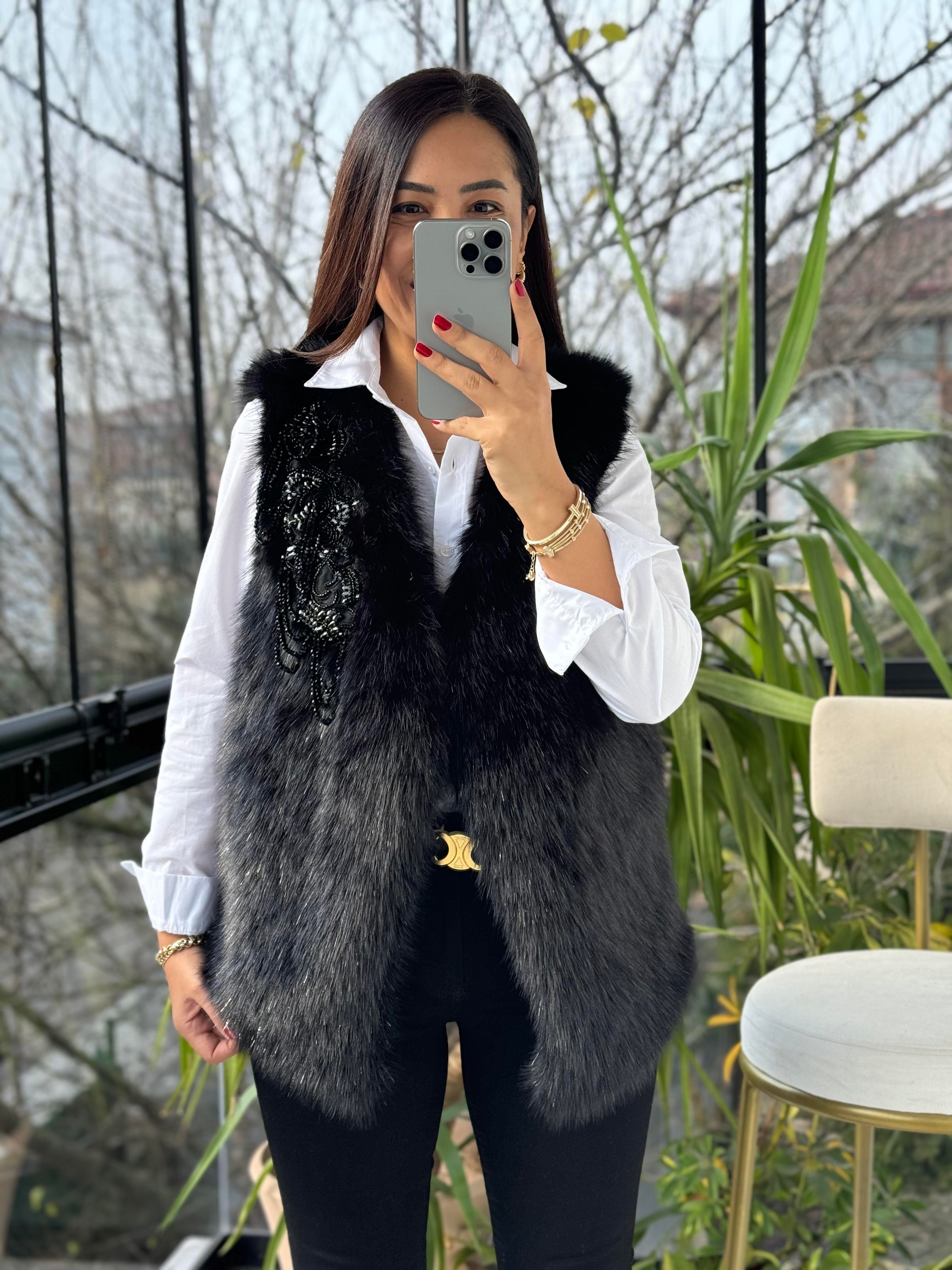 İthal Yakası Sallantılı Boncuklu Kürk Yelek Siyah