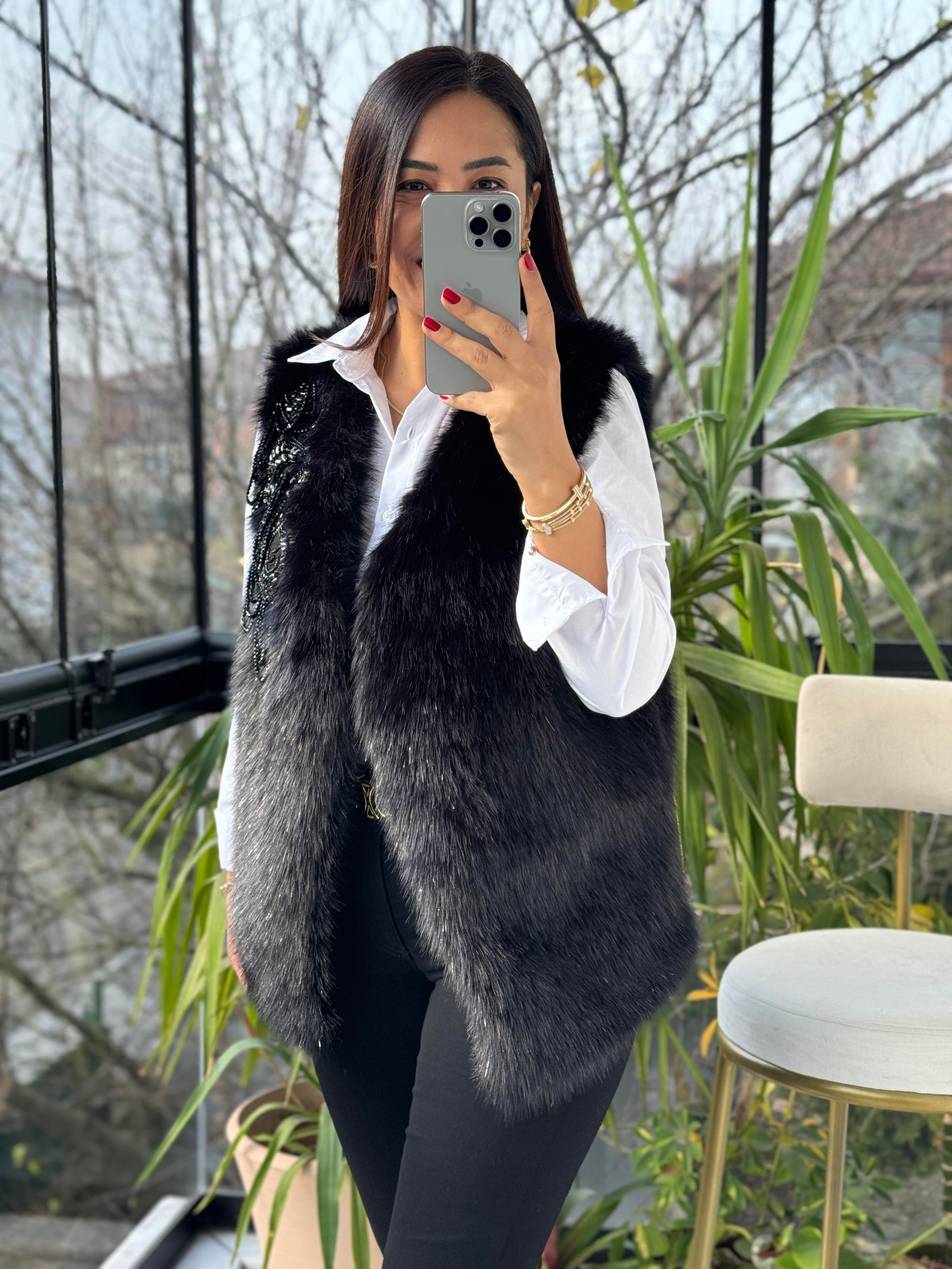 İthal Yakası Sallantılı Boncuklu Kürk Yelek Siyah