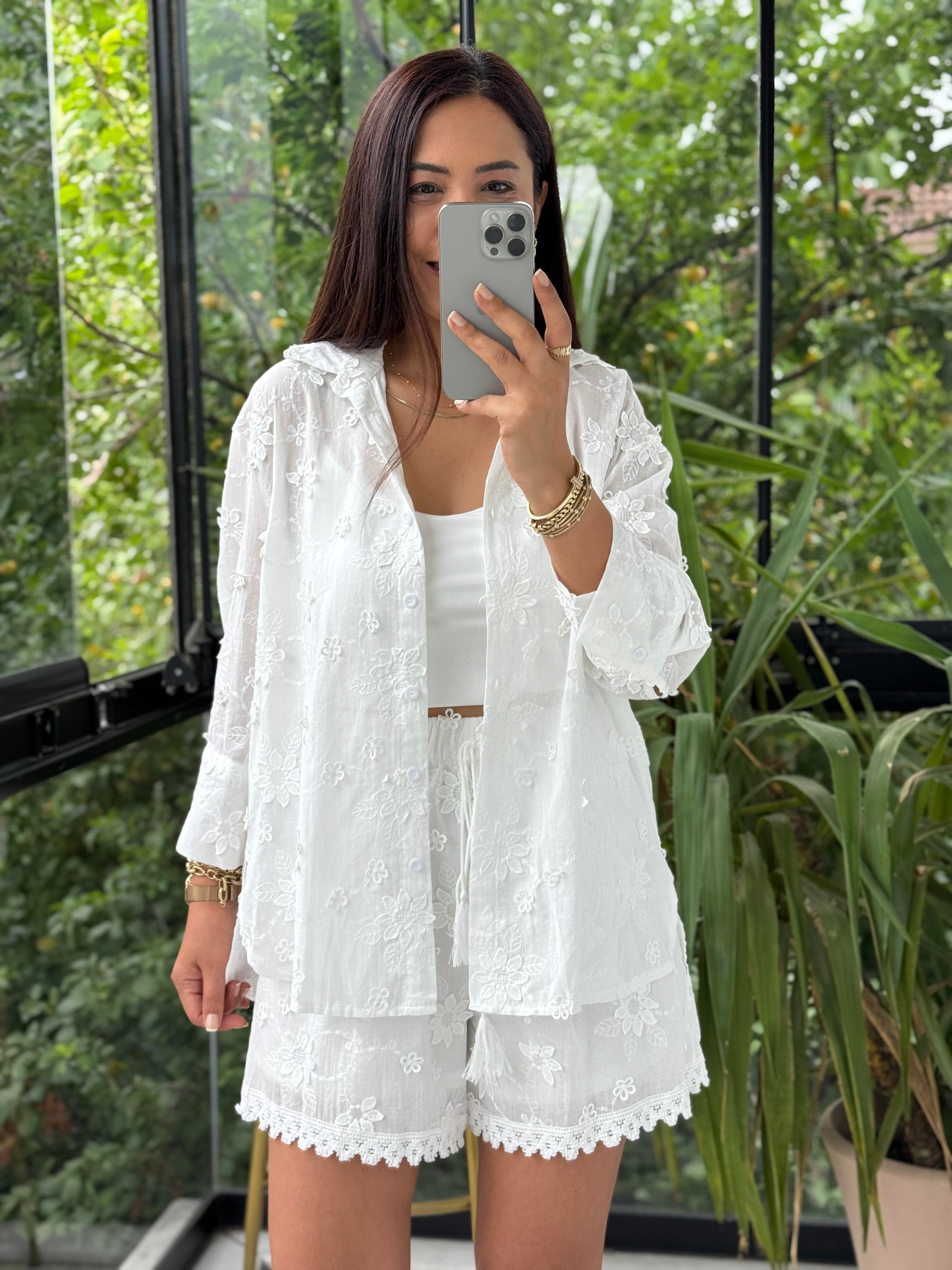 Kapartmalı Çiçekli Şortlu Takım Beyaz