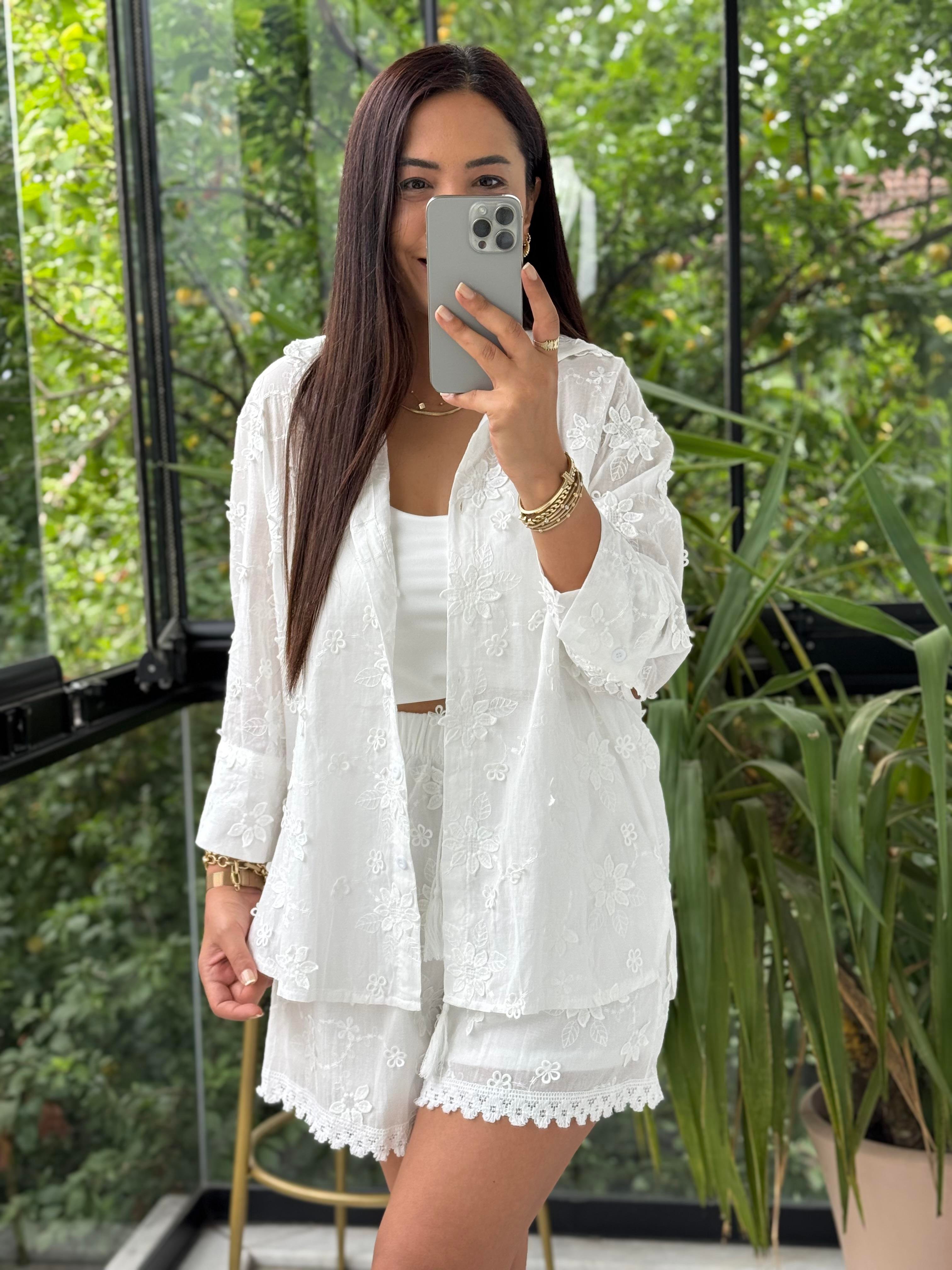 Kapartmalı Çiçekli Şortlu Takım Beyaz