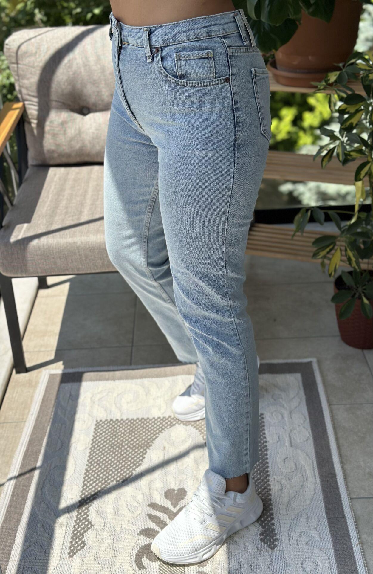 Kar yıkama Kesik Paça Bf Jean