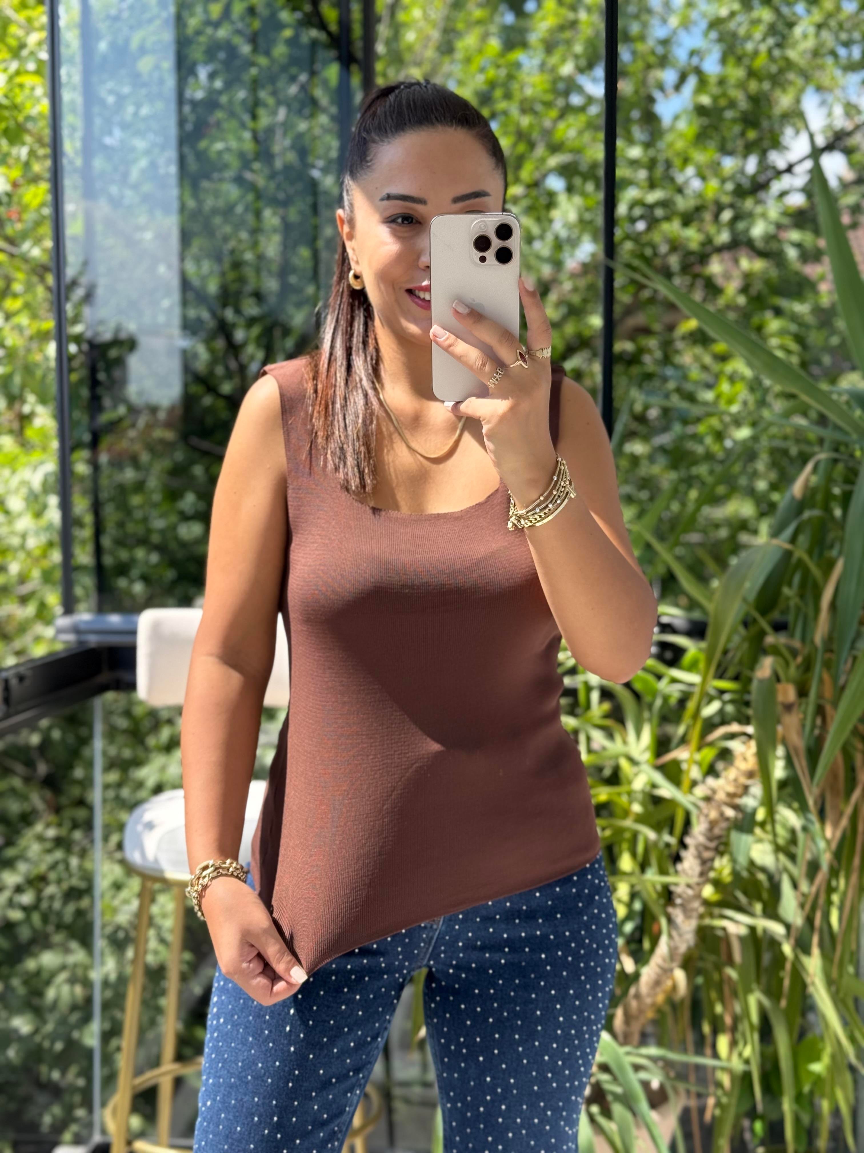 Kare Yaka Atlet Koyu Kahve