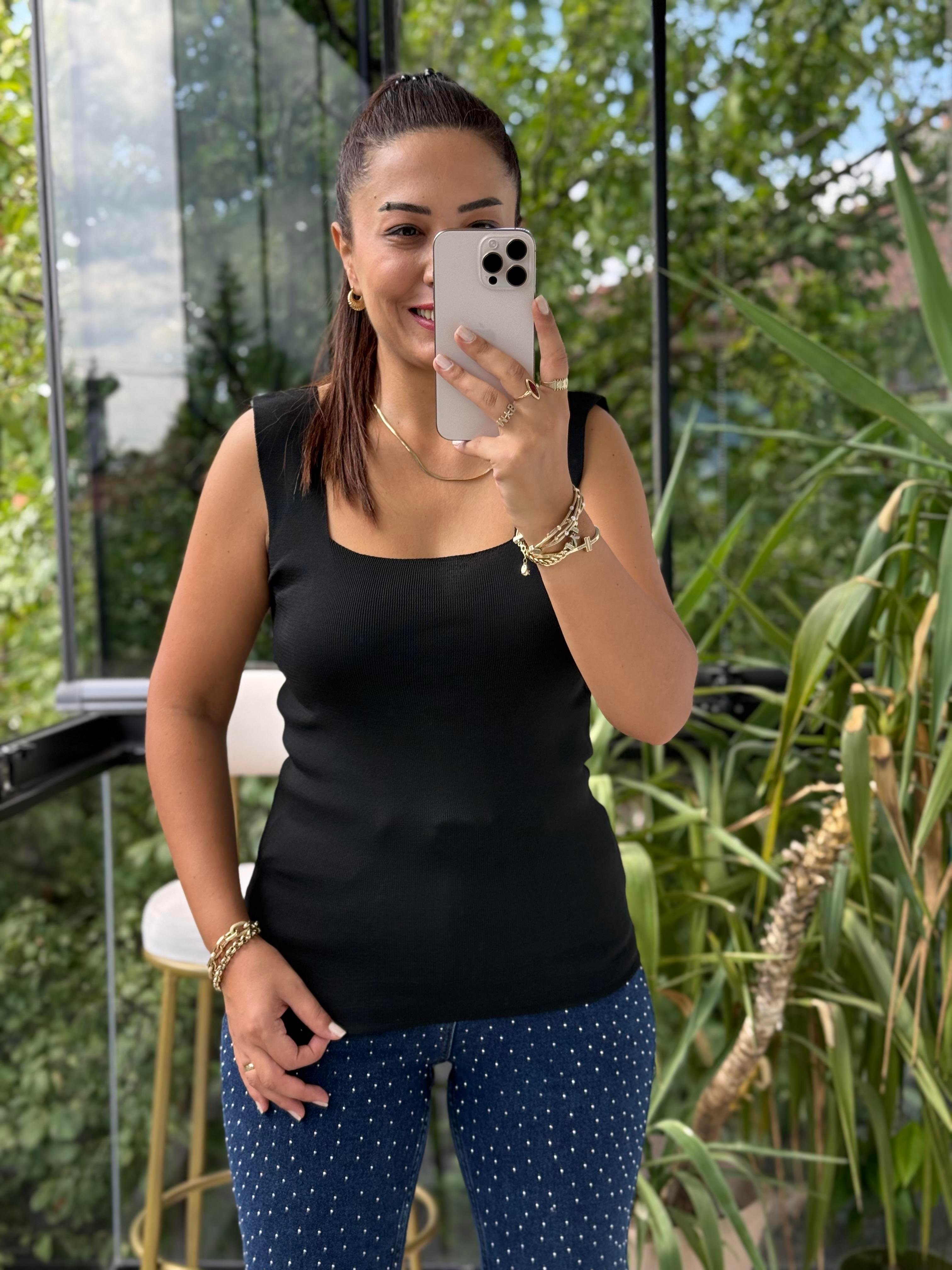 Kare Yaka Atlet Siyah