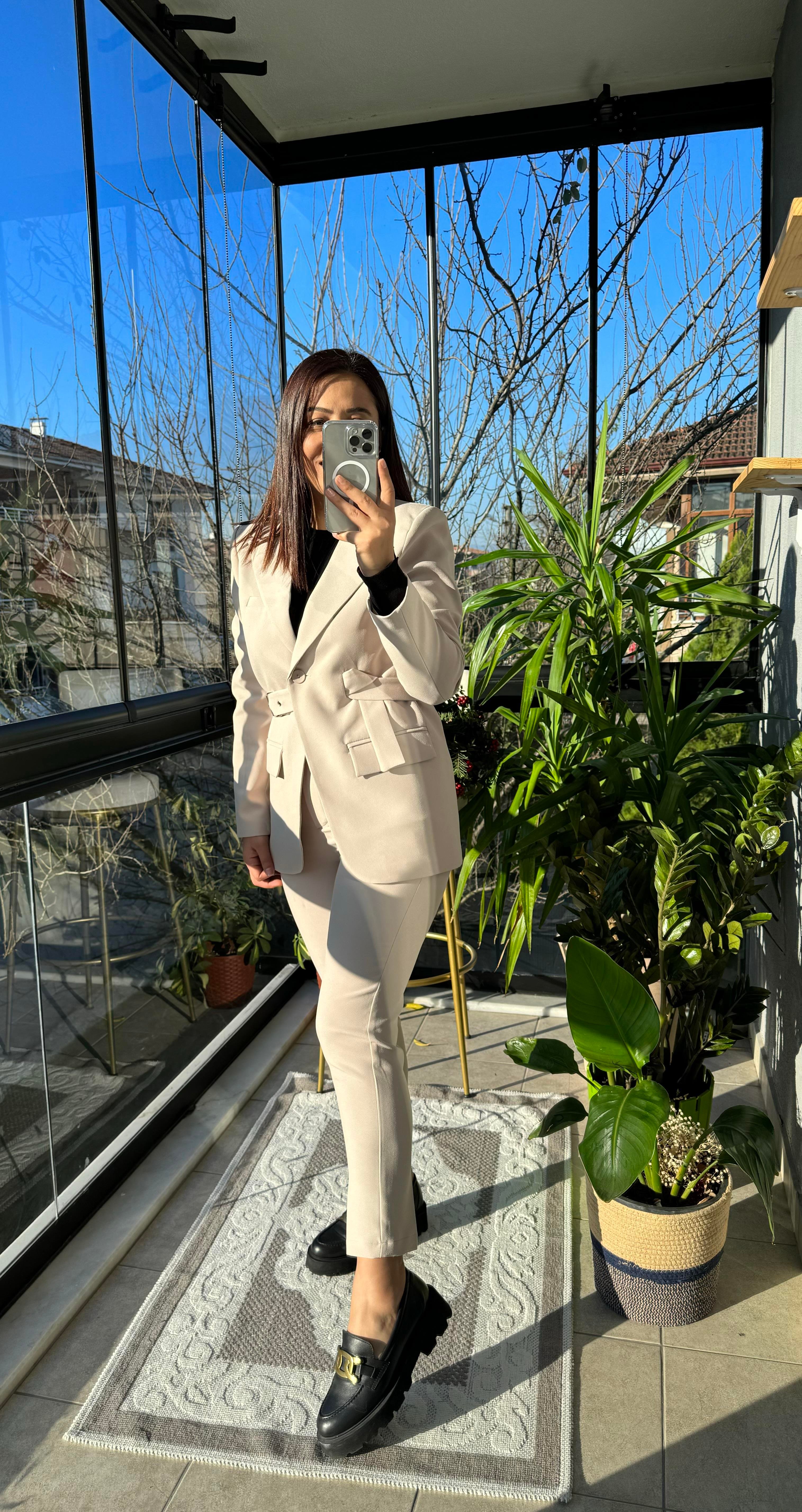 Kemerli Blazer Ceket Taş