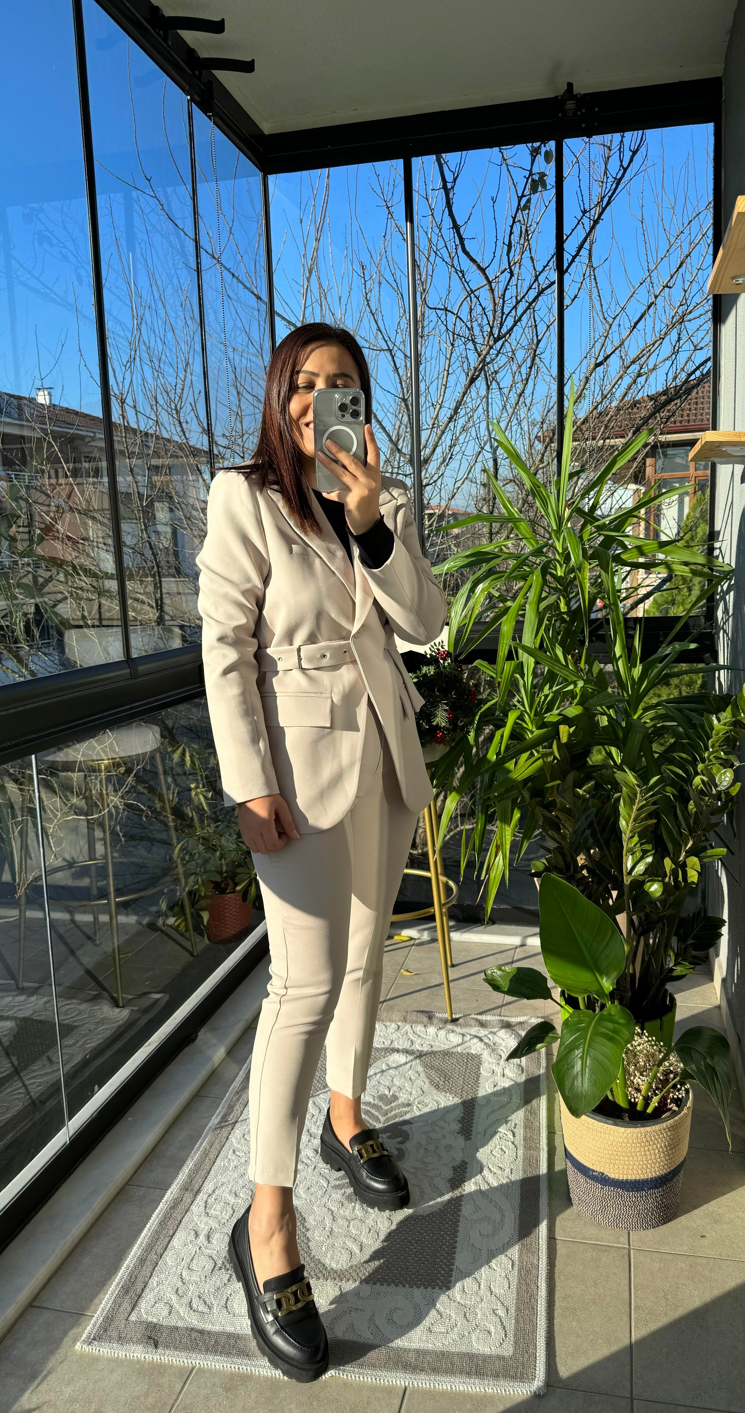 Kemerli Blazer Ceket Taş