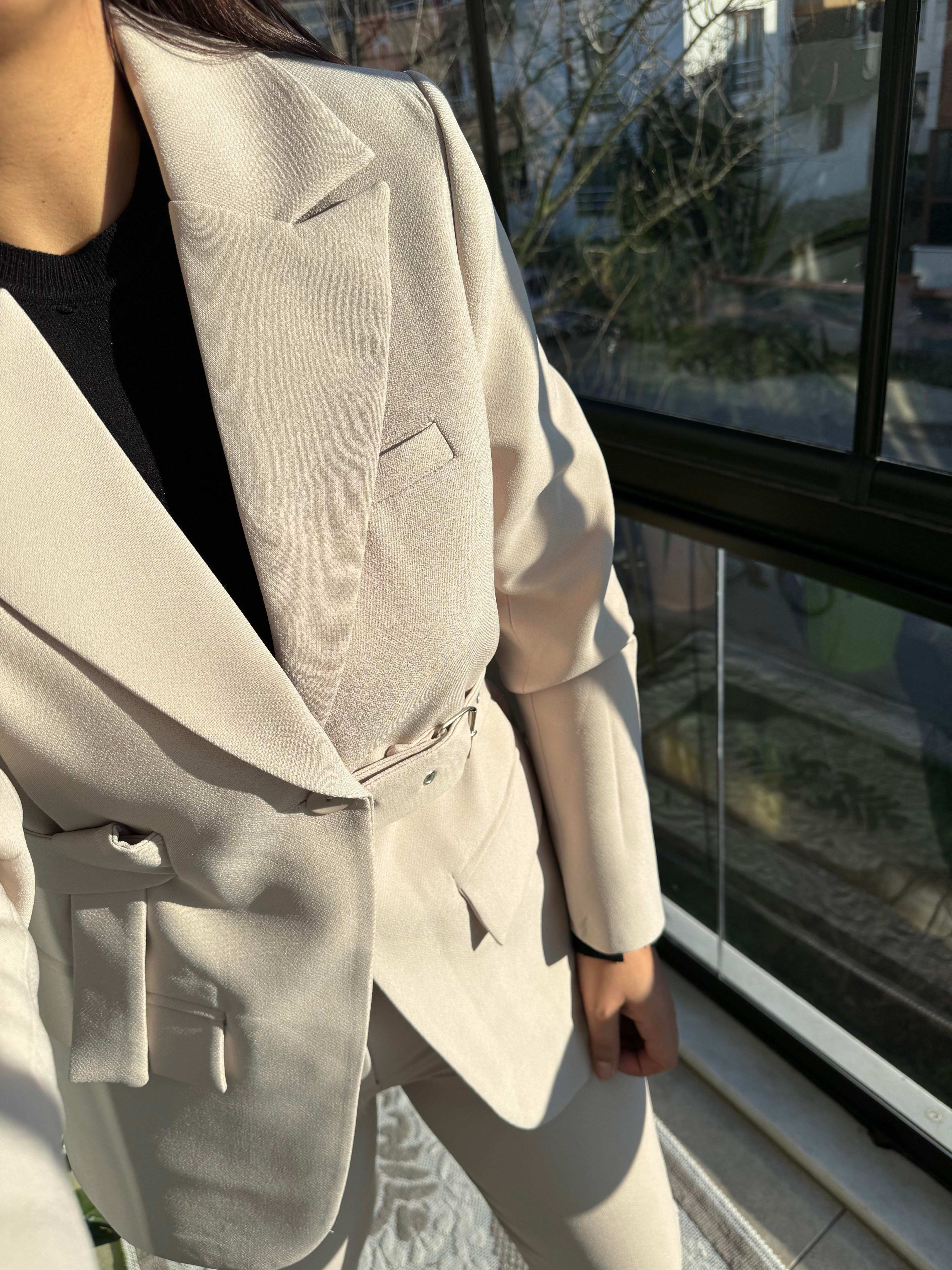Kemerli Blazer Ceket Taş