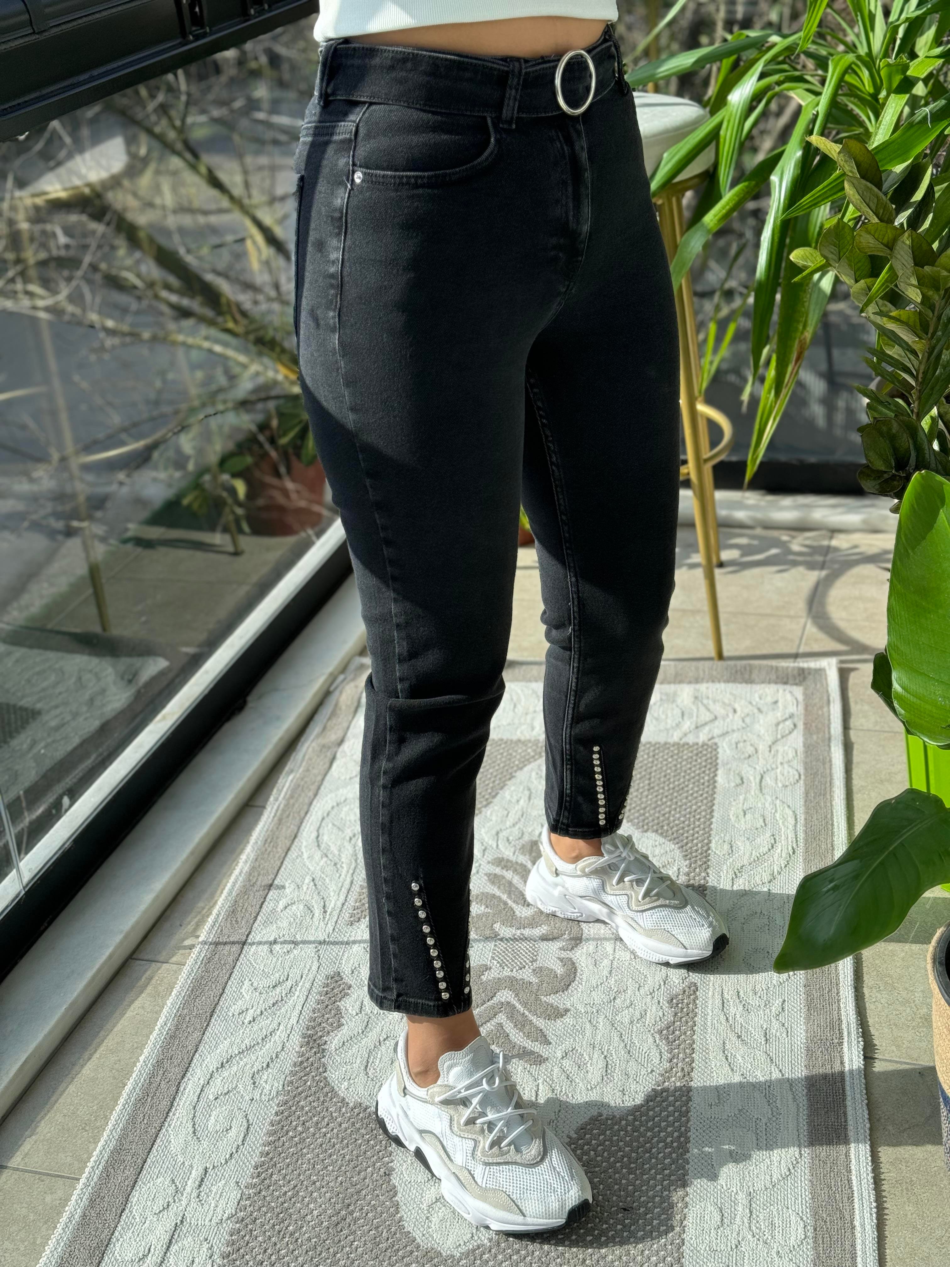 Kemerli Paça Detaylı Mom Jean Füme