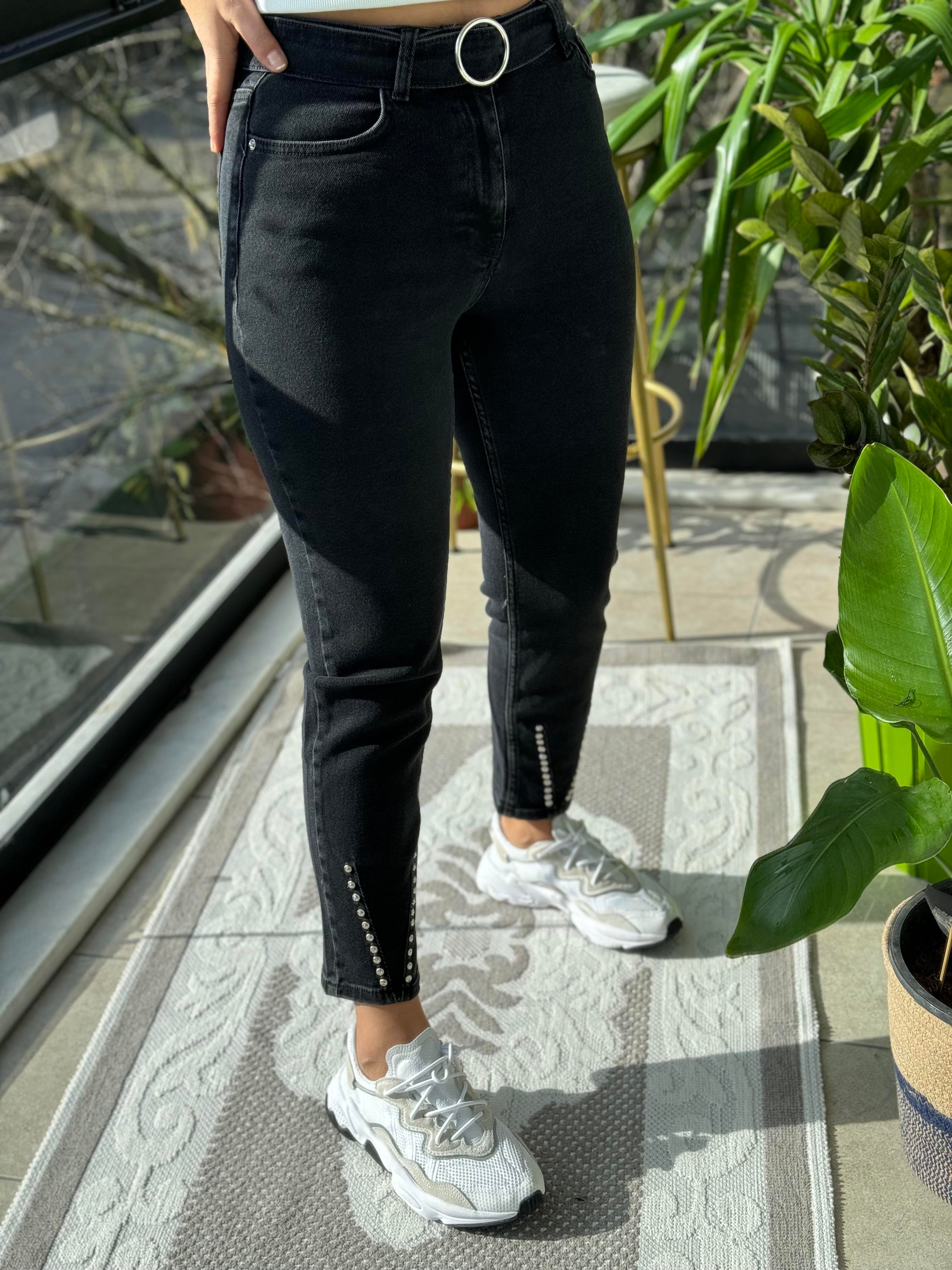 Kemerli Paça Detaylı Mom Jean Füme