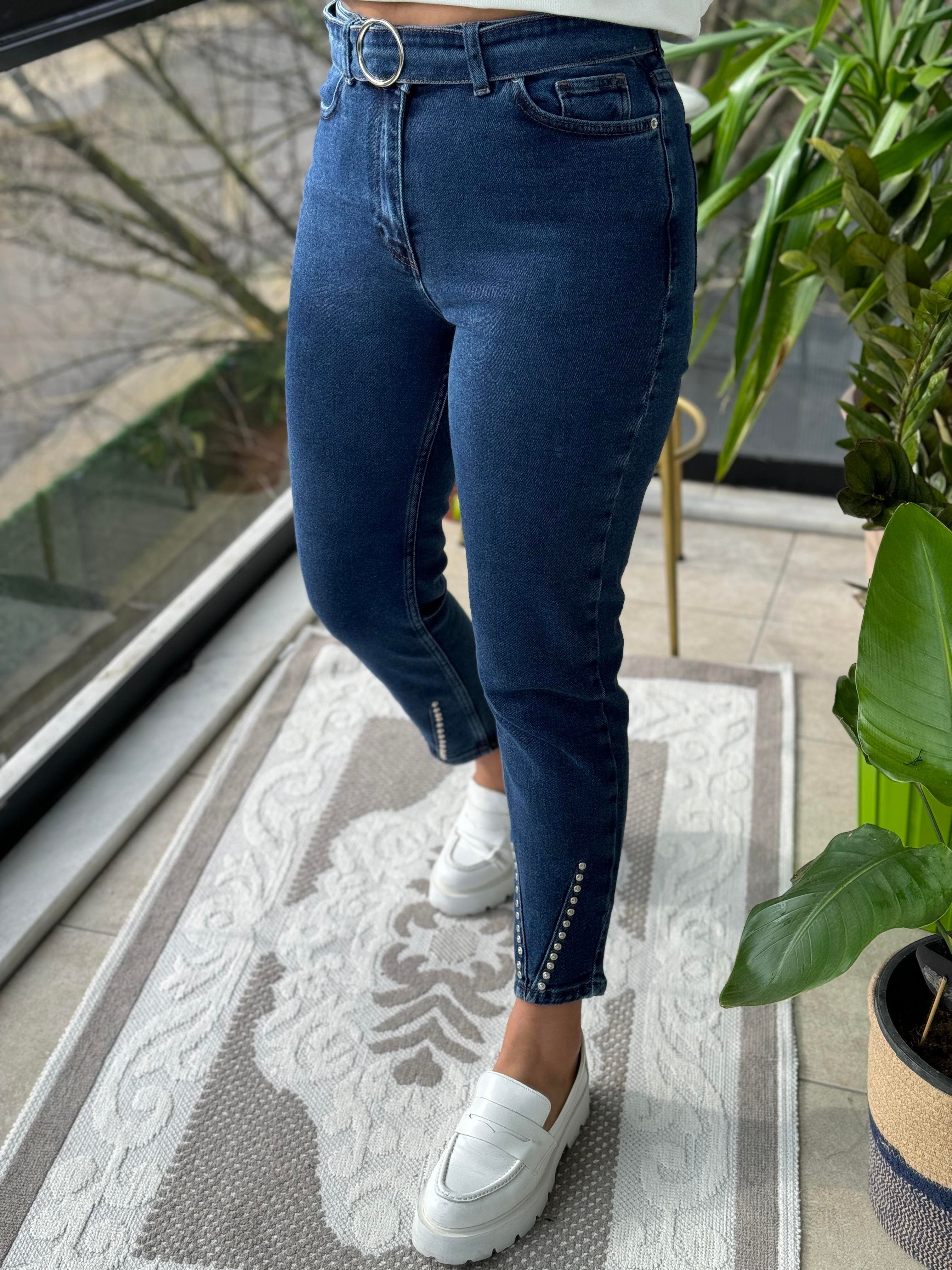 Kemerli Paça Detaylı Mom Jean Lacivert