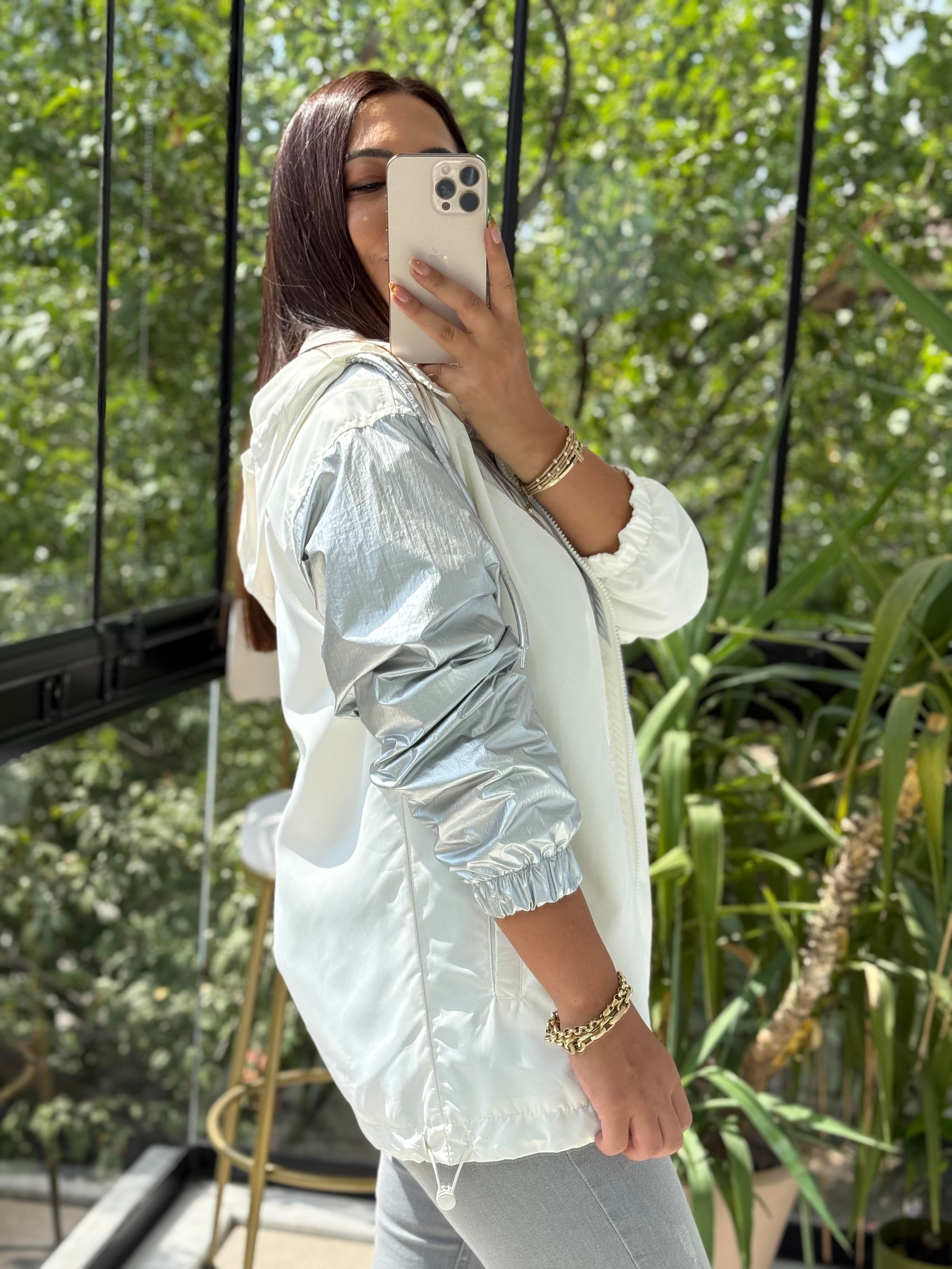 Krınkıl Detay Yağmurluk Beyaz