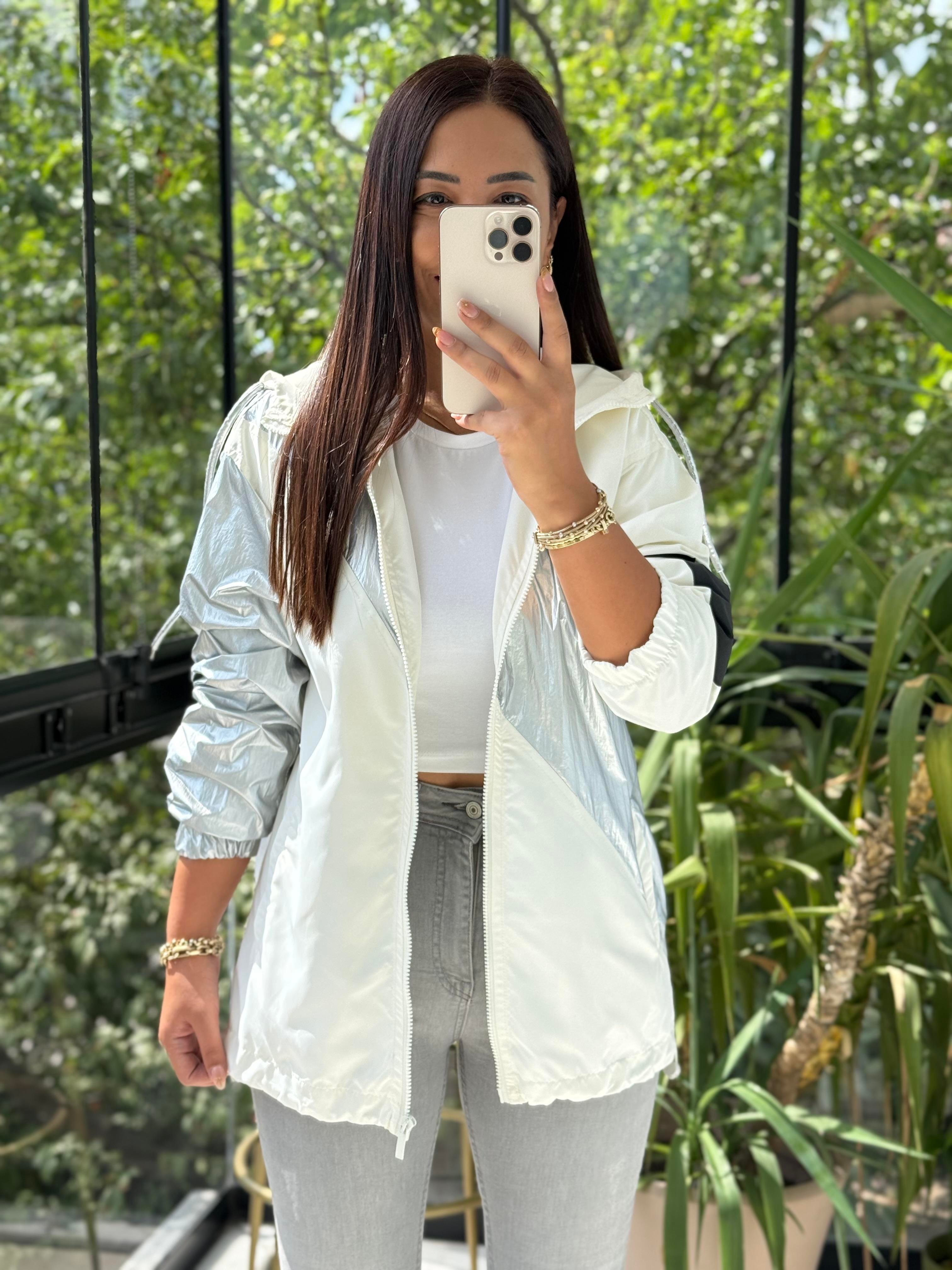 Krınkıl Detay Yağmurluk Beyaz