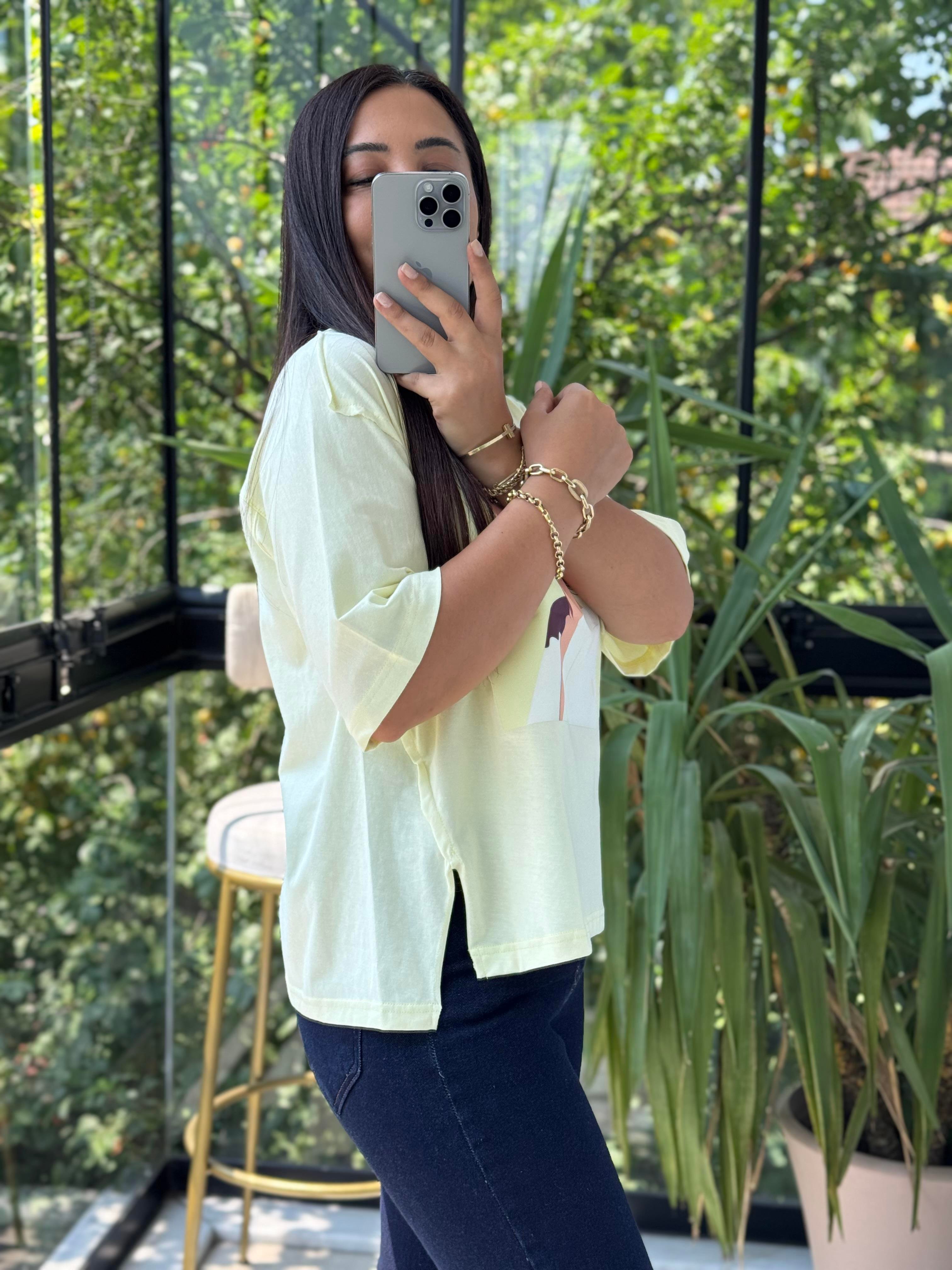 Küpe Detaylı Tişört Sarı