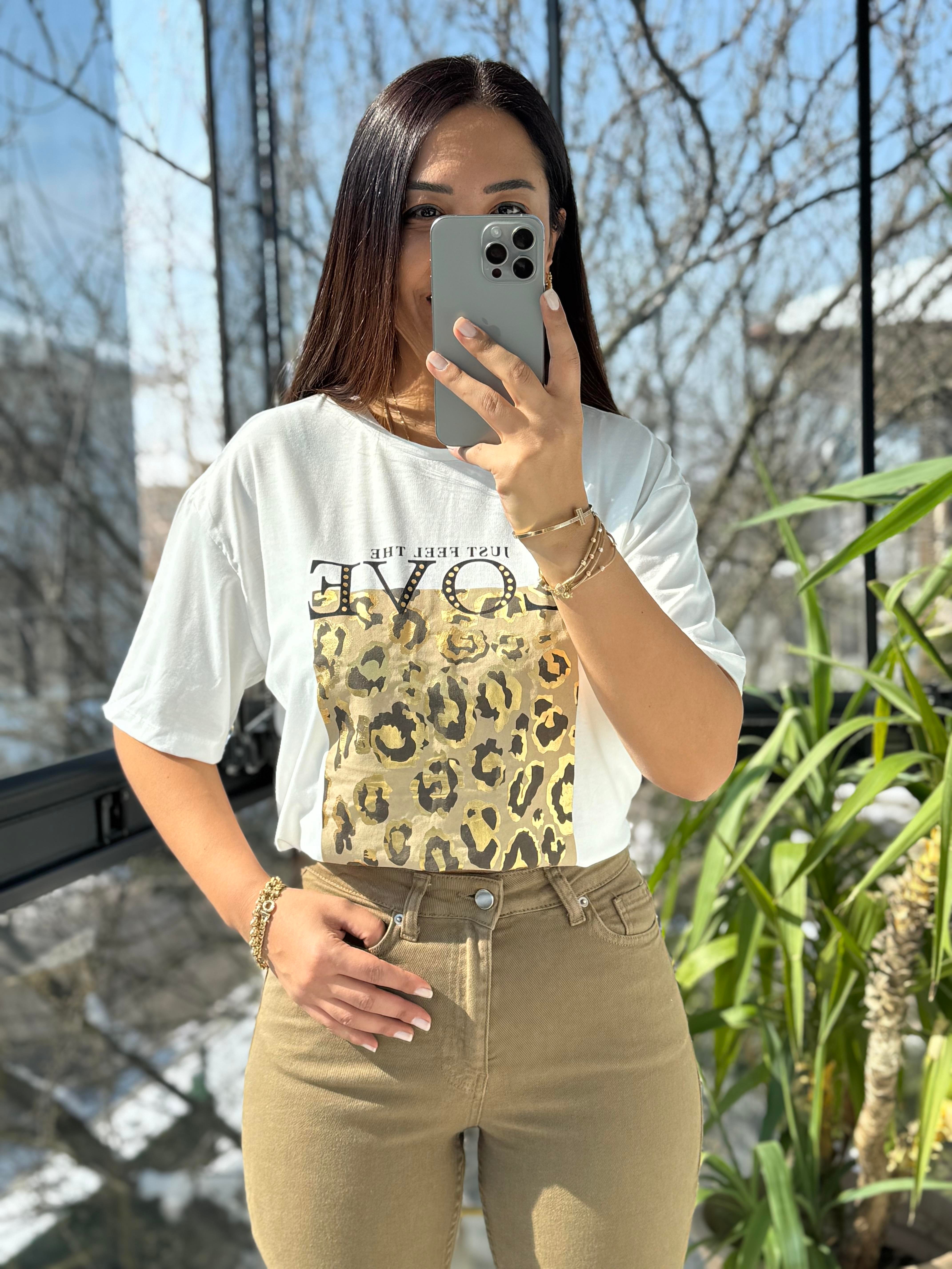 Love Leopar Desenli Tişört Beyaz