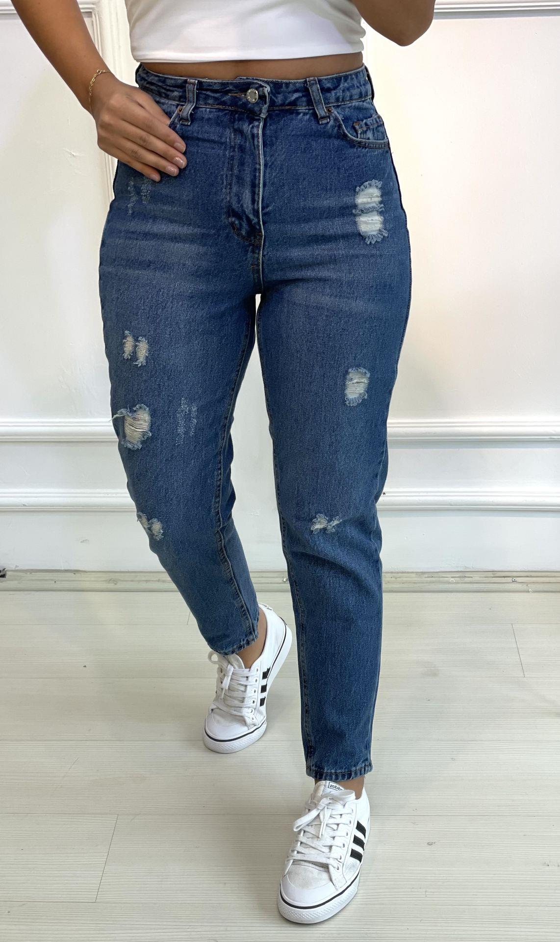 Mavi Yırtık Detay Boyfriend Jean