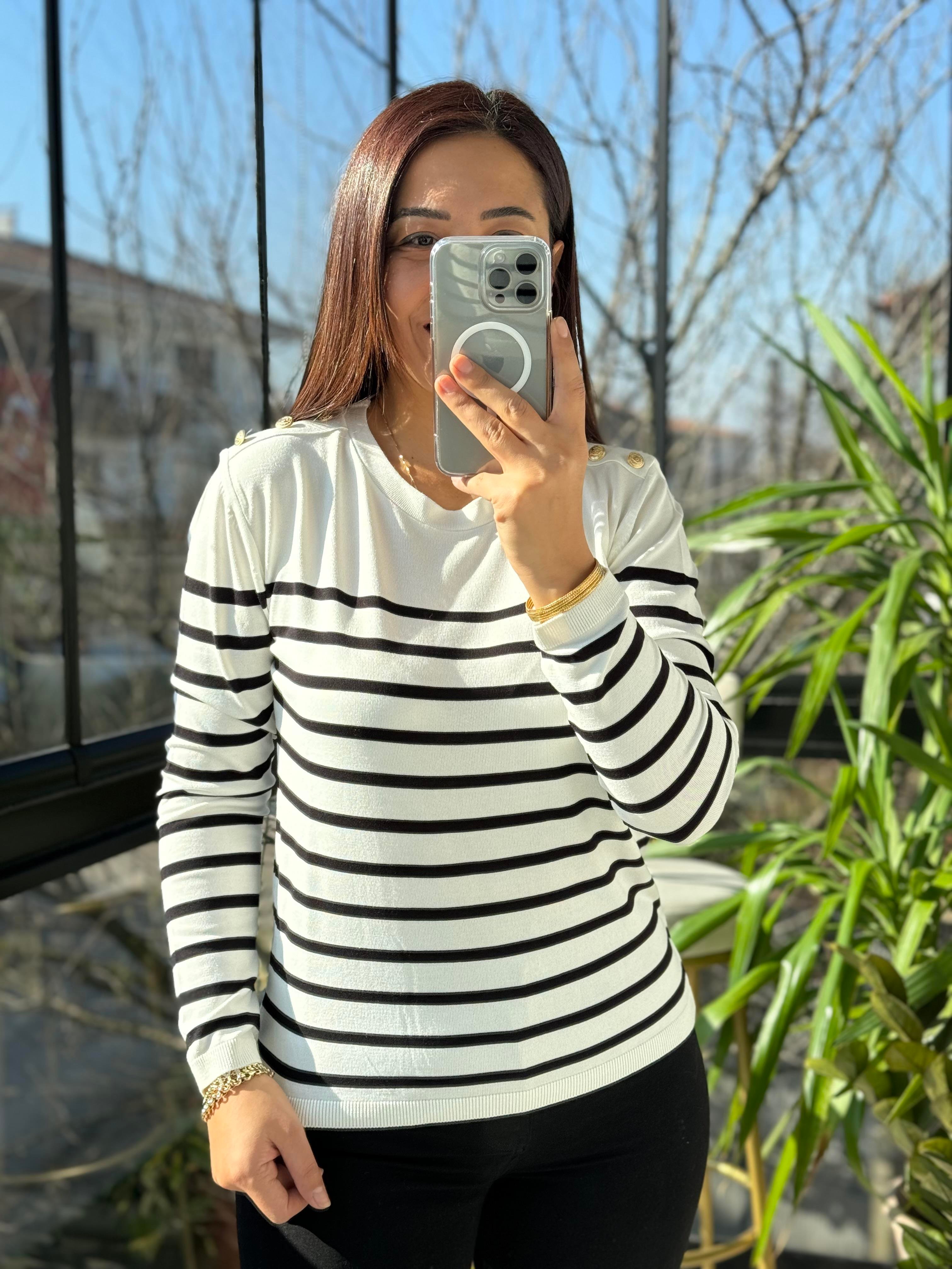 Omuz Düğmeli Merserize Siyah Çizgili