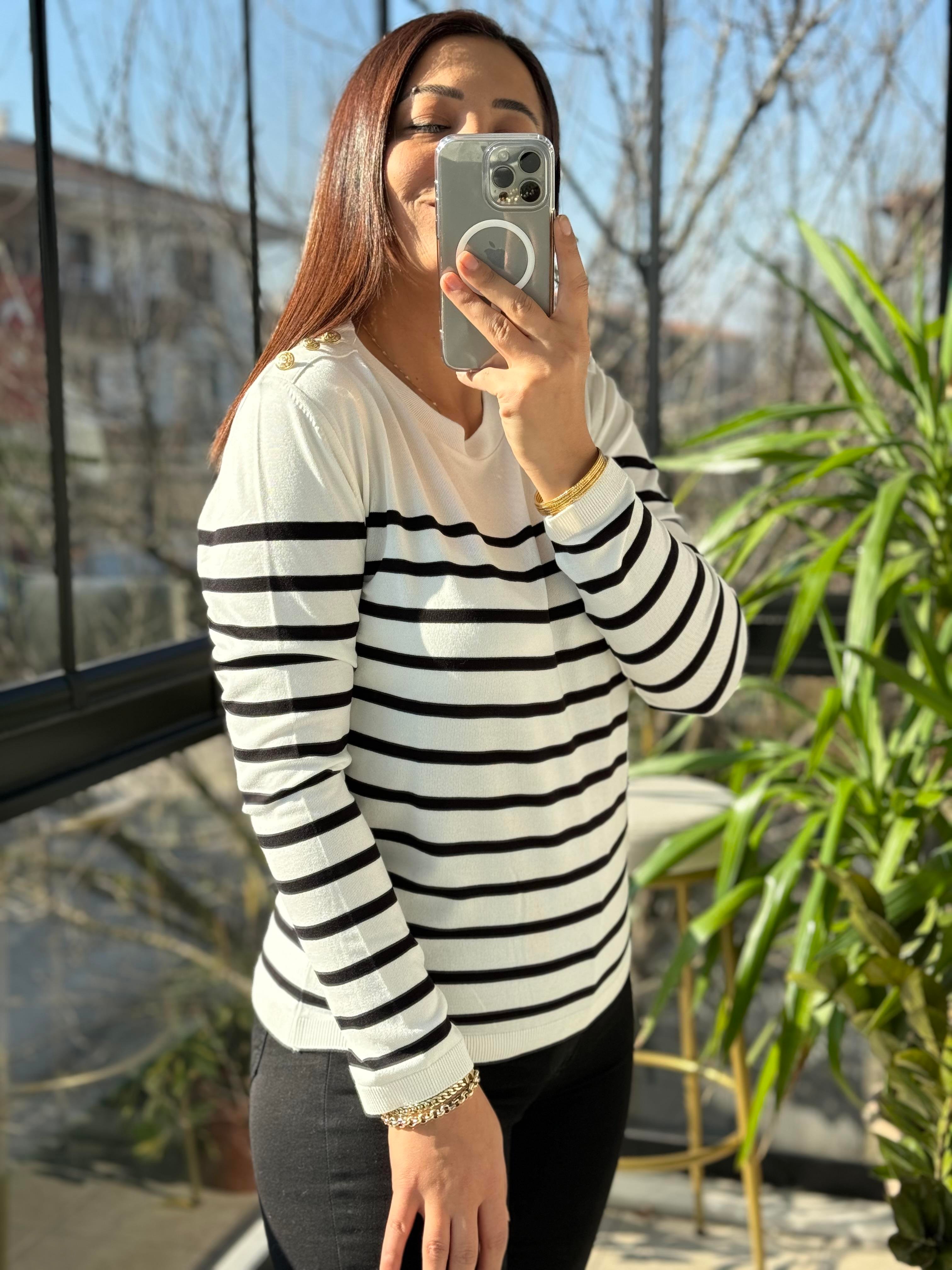 Omuz Düğmeli Merserize Siyah Çizgili