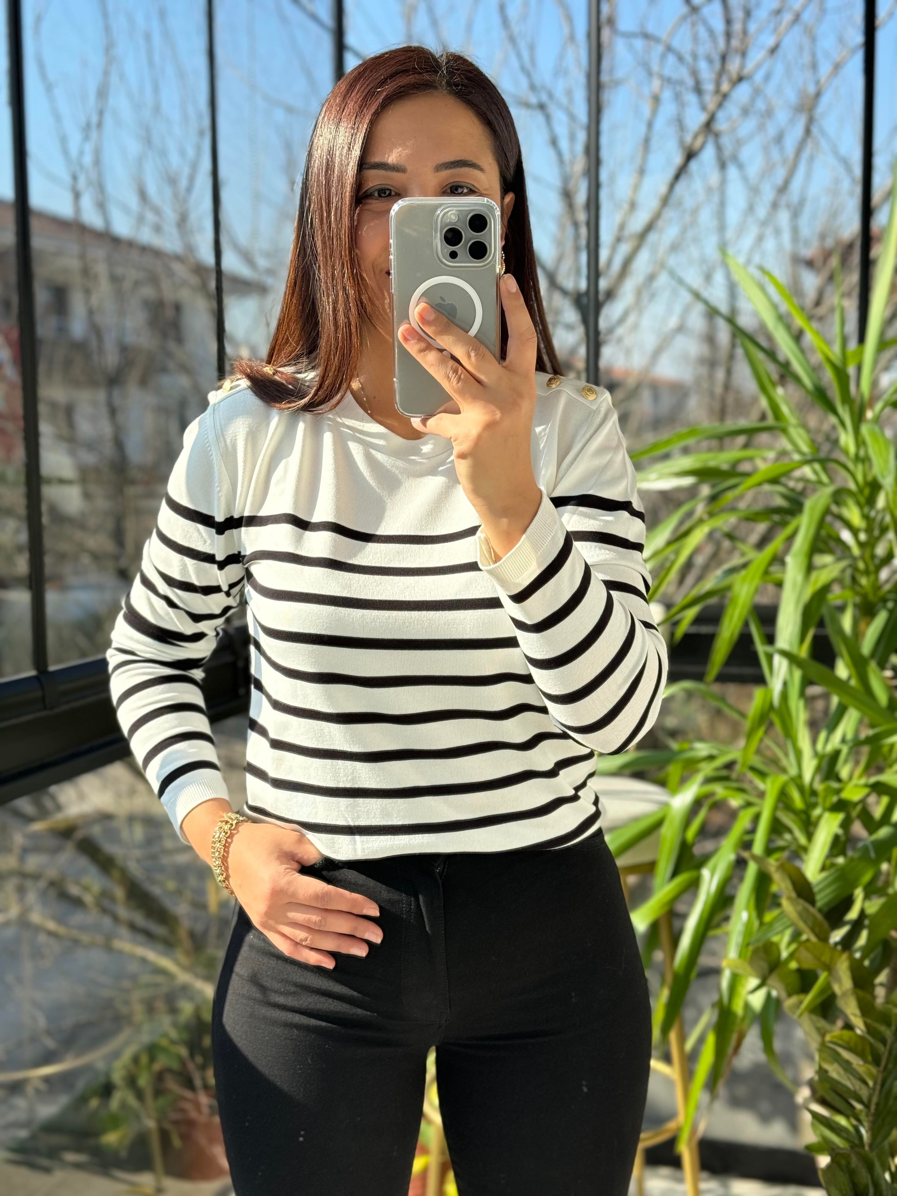 Omuz Düğmeli Merserize Siyah Çizgili