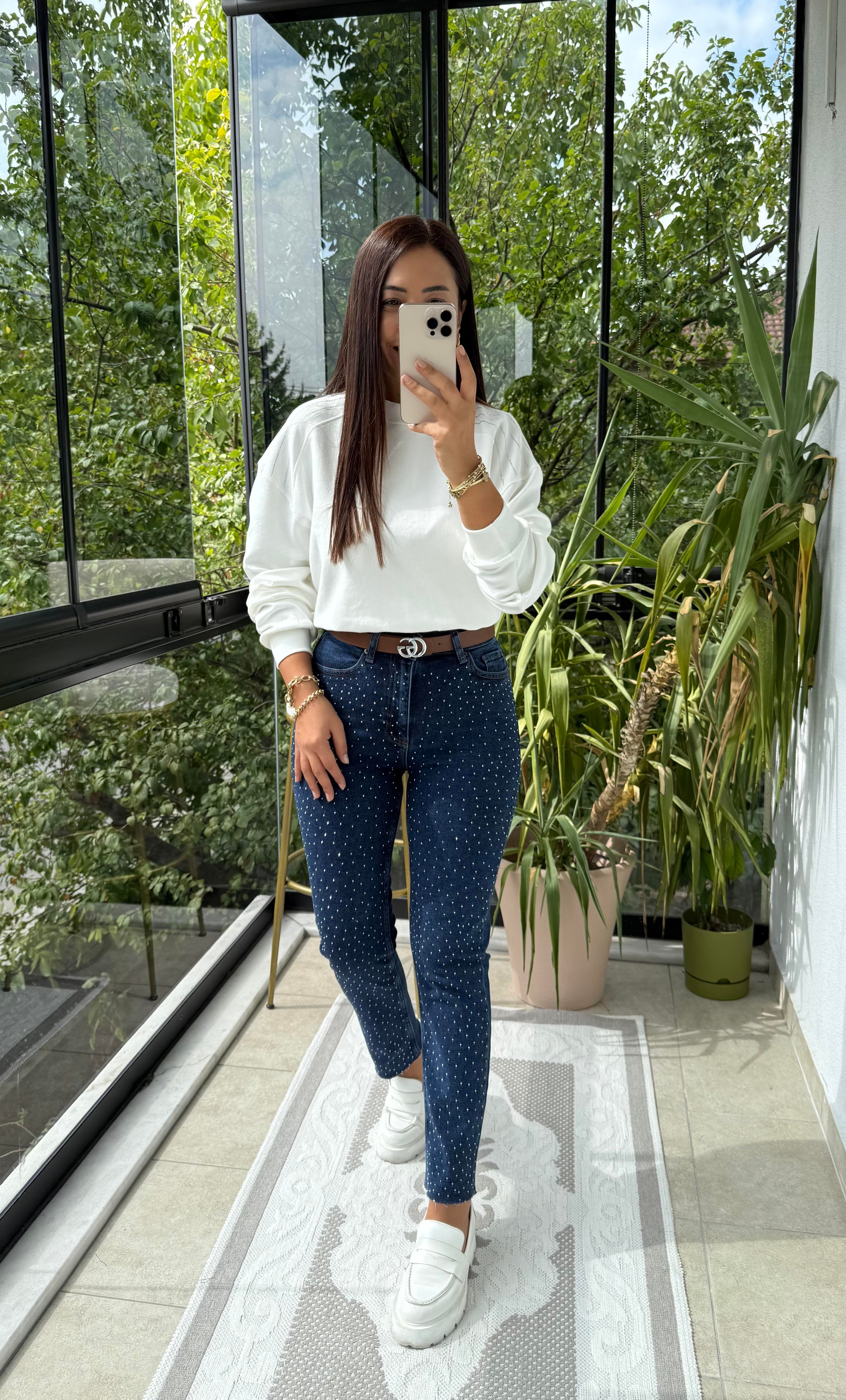 Omzu Sıra Taşlı Sweatshirt Beyaz