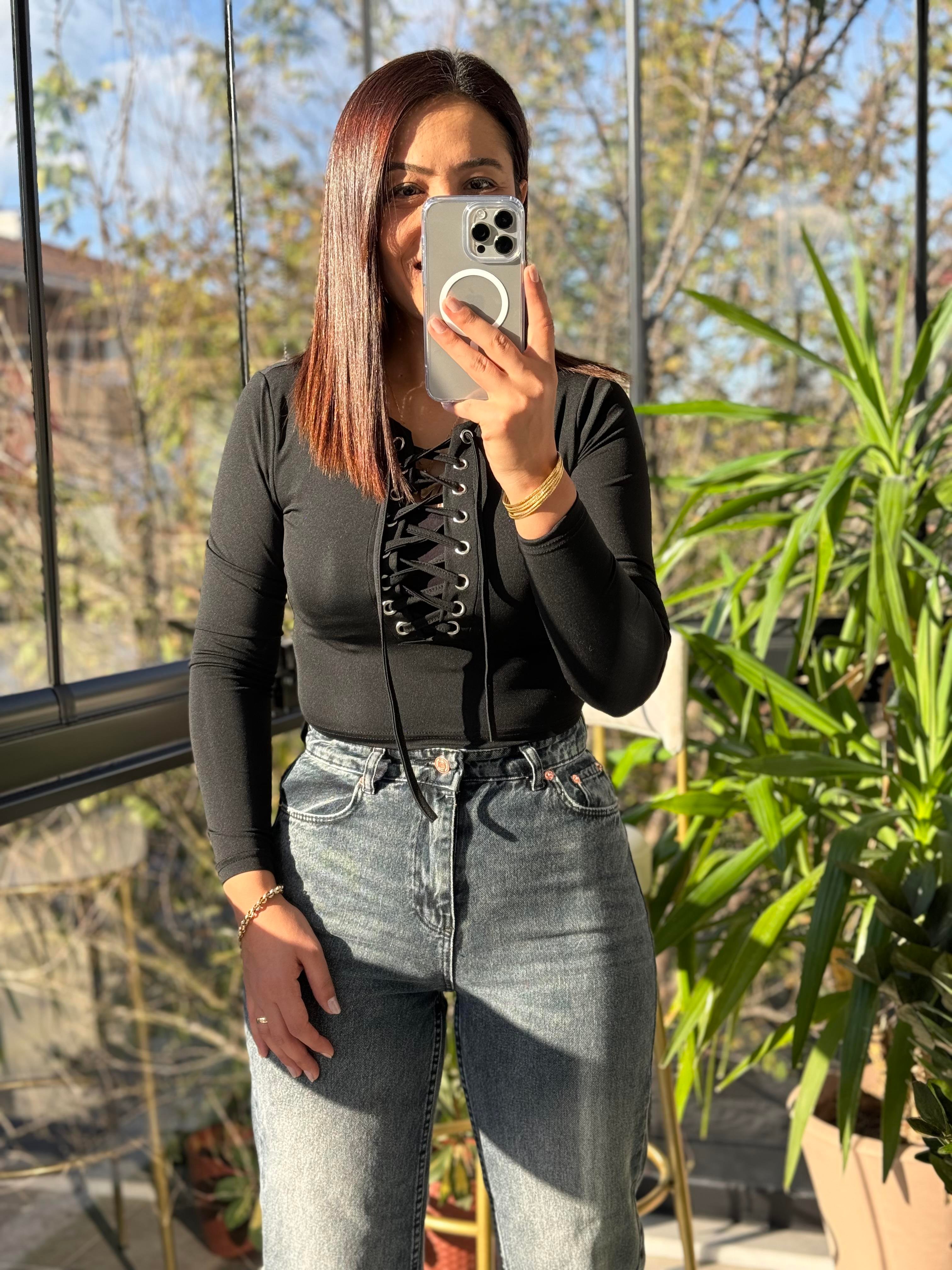 Önü Bağlamalı Crop Siyah