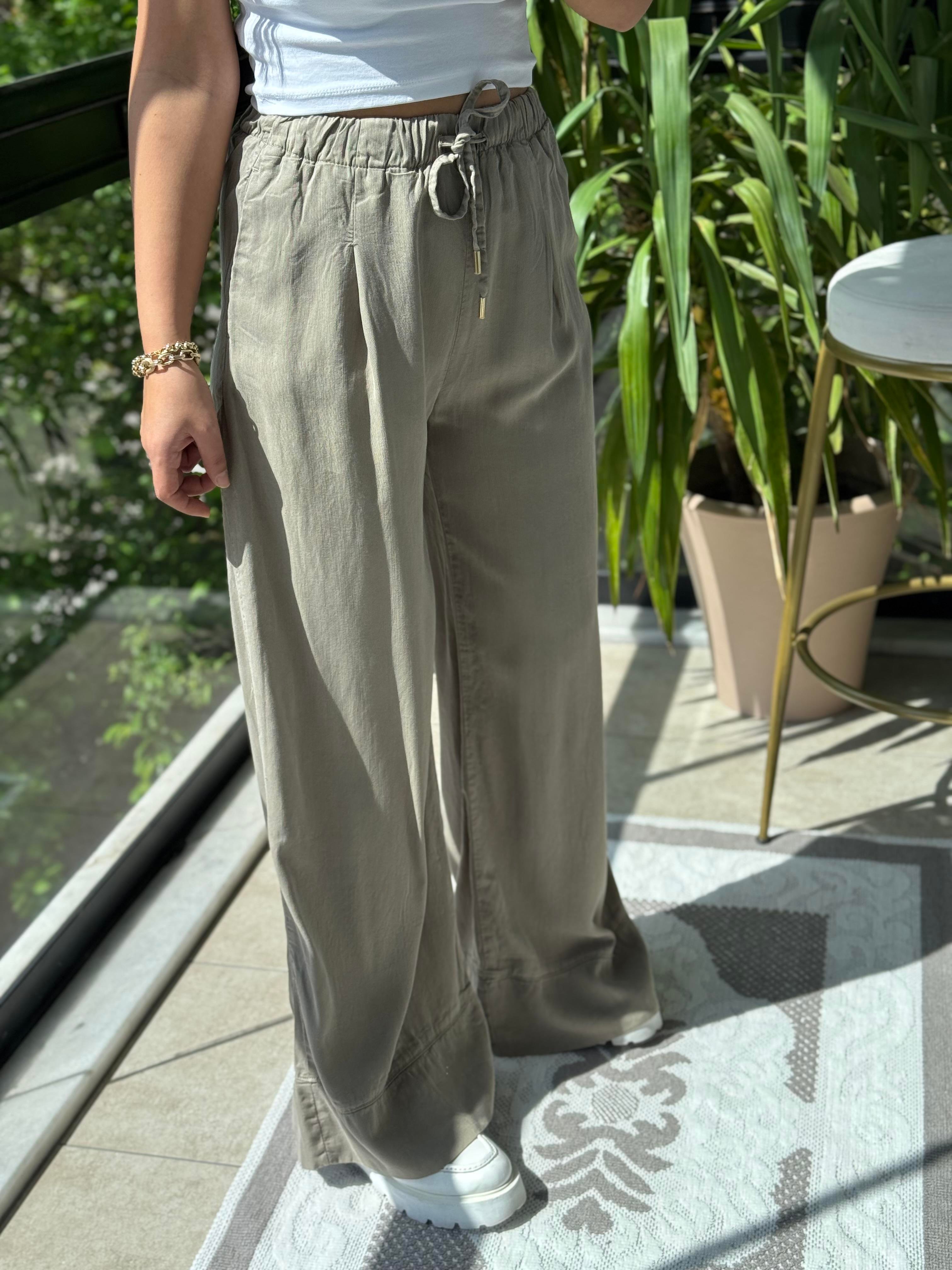 Paça Detaylı Lastikli Tensel Pantolon Haki Yeşili